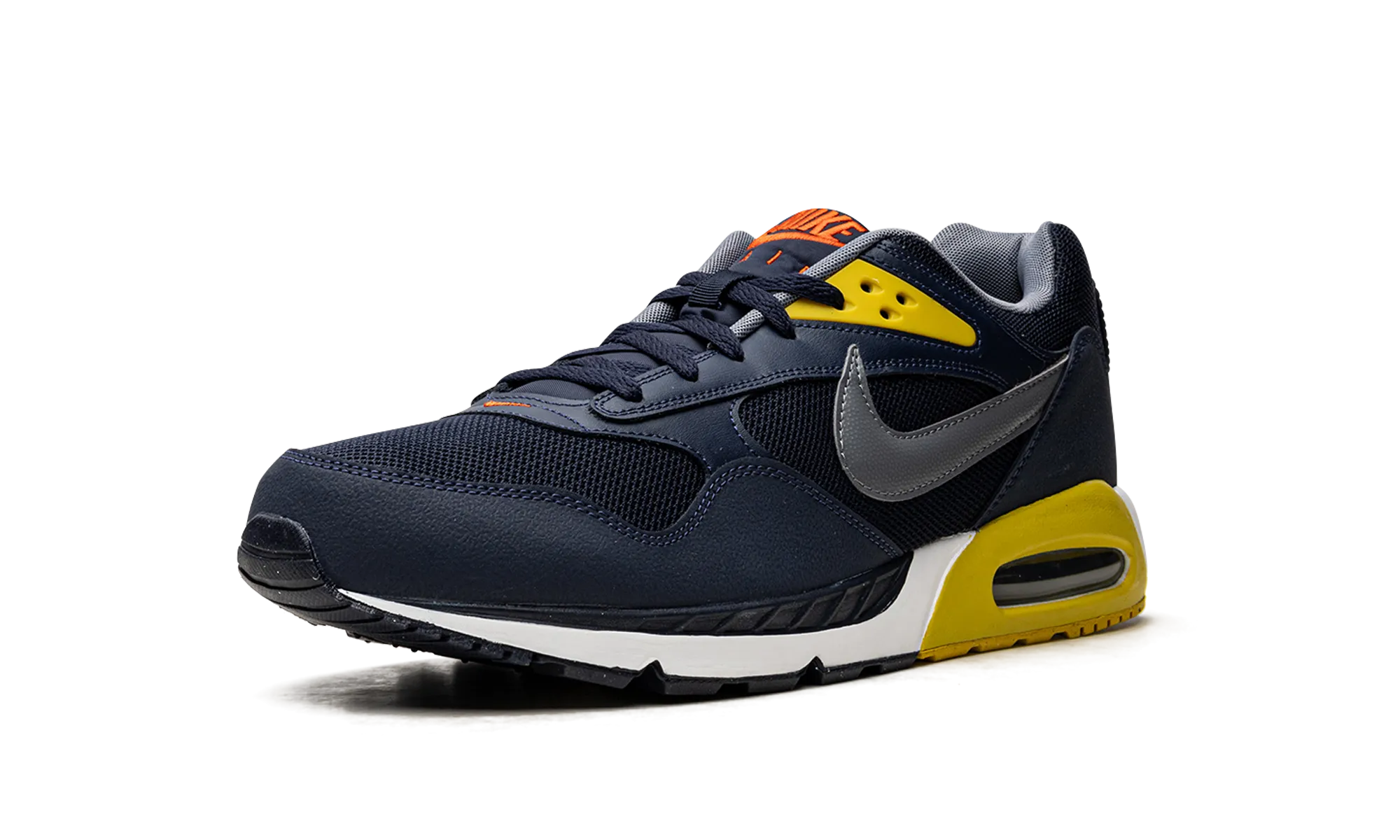 post - workout recovery Air Max Correlate