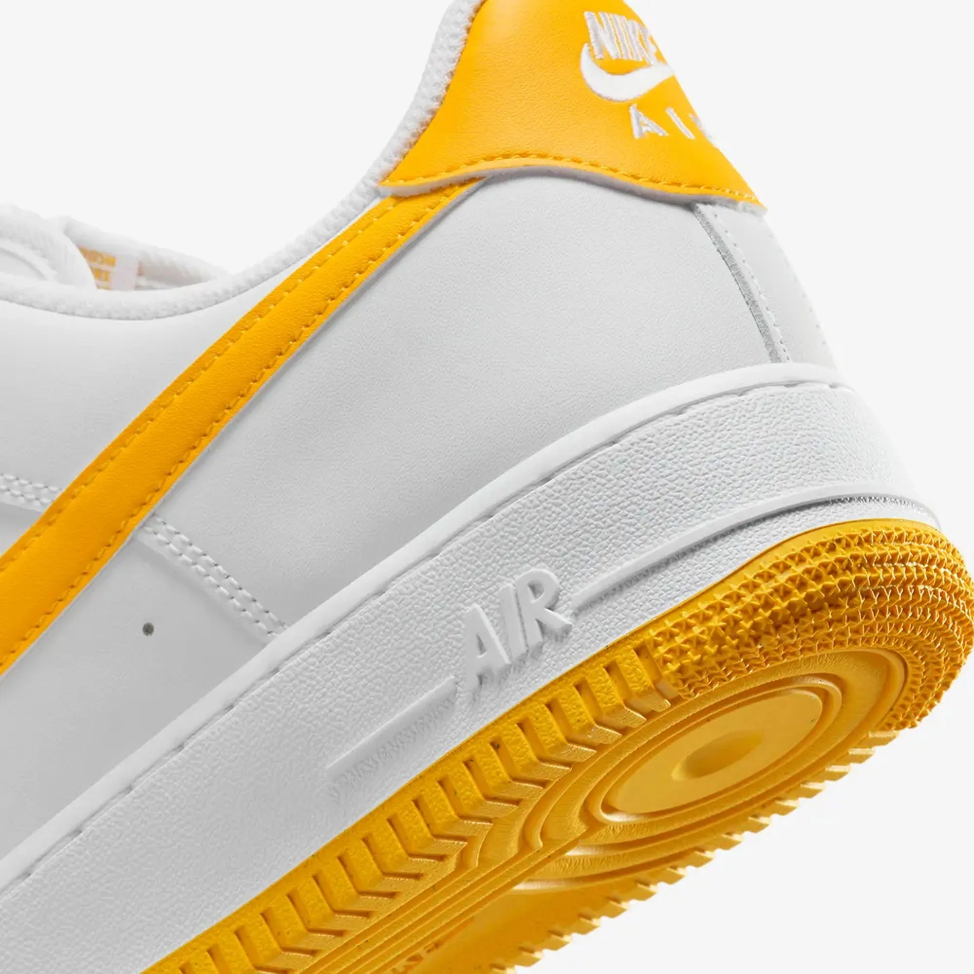 NIKE | AIR FORCE 1 '07 { WHITE/UNIVERSITY GOLD-WHITE Soft Knit Fitness Lovers