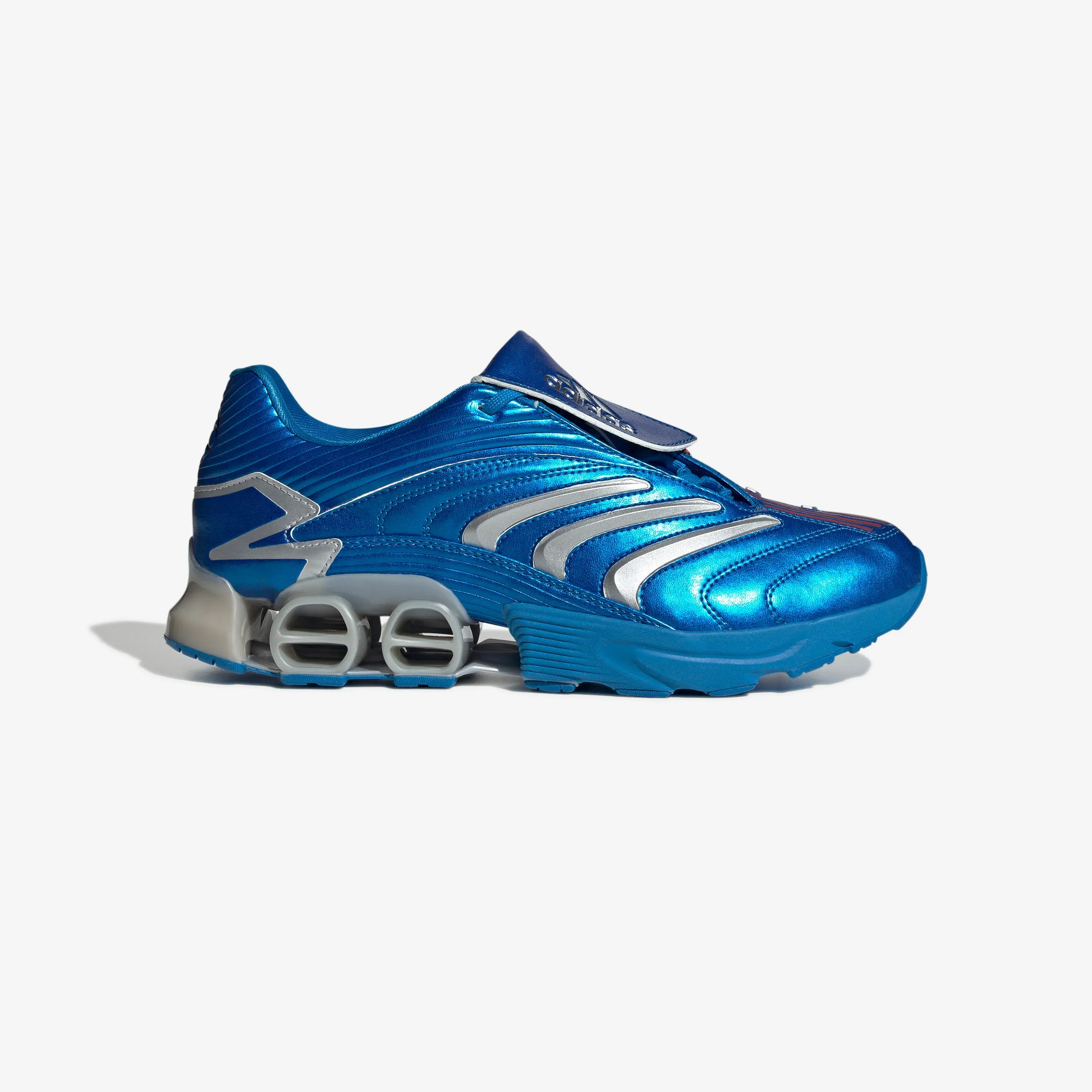 Stretchy sole Predator Megaride