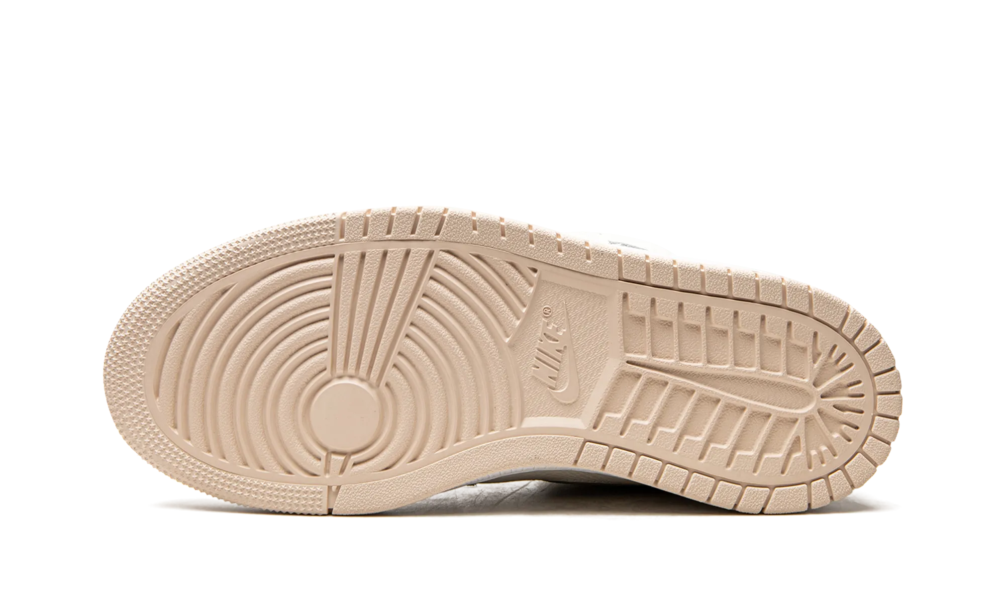Iconic Style AIR JORDAN 1 ZOOM CMFT WMNS "Pearl White"