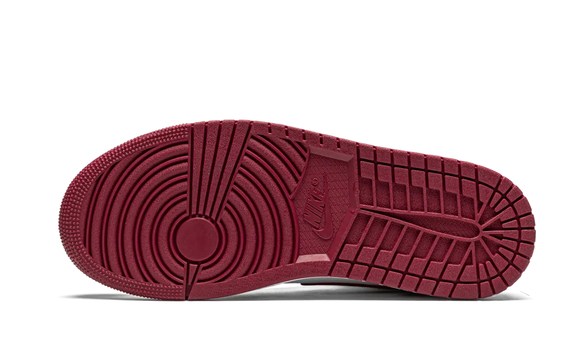 Heel Comfort Moisture   Wicking Air Jordan 1 Mid "Bred Toe"