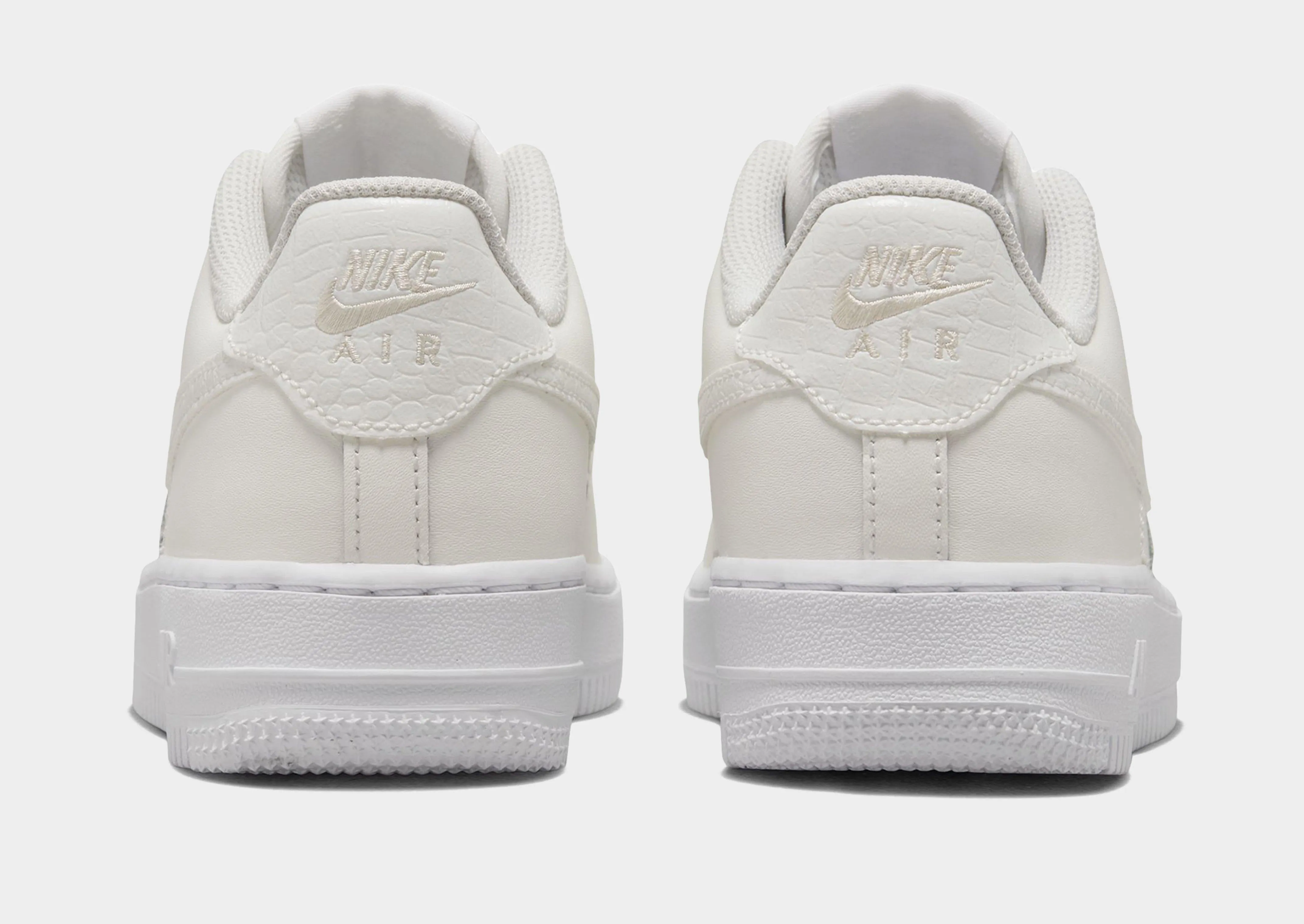 Air Force 1 LV8 Junior's Rugged Walk Sport Aesthetic