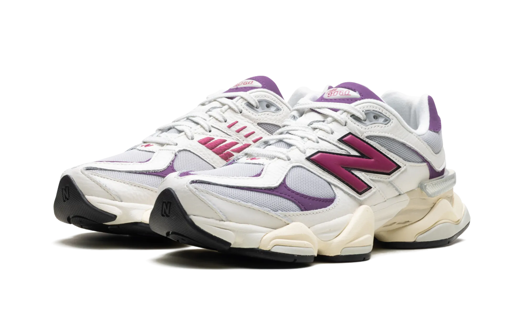 running in snow shoes 9060 "Magenta"