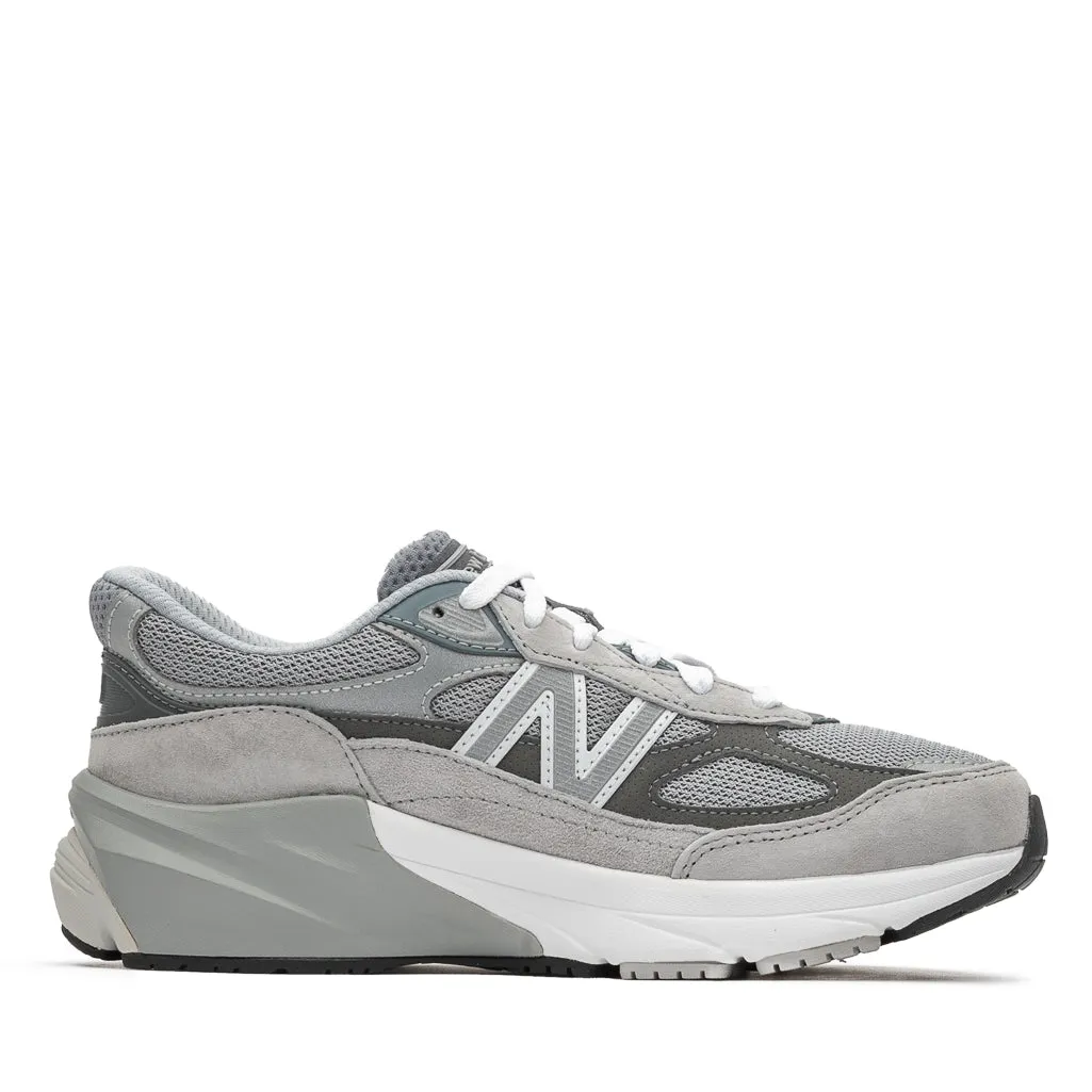 New Balance FuelCell 990v6 (GS) - Grey Shock Dispersing Hexagons Ultra-soft cushioning