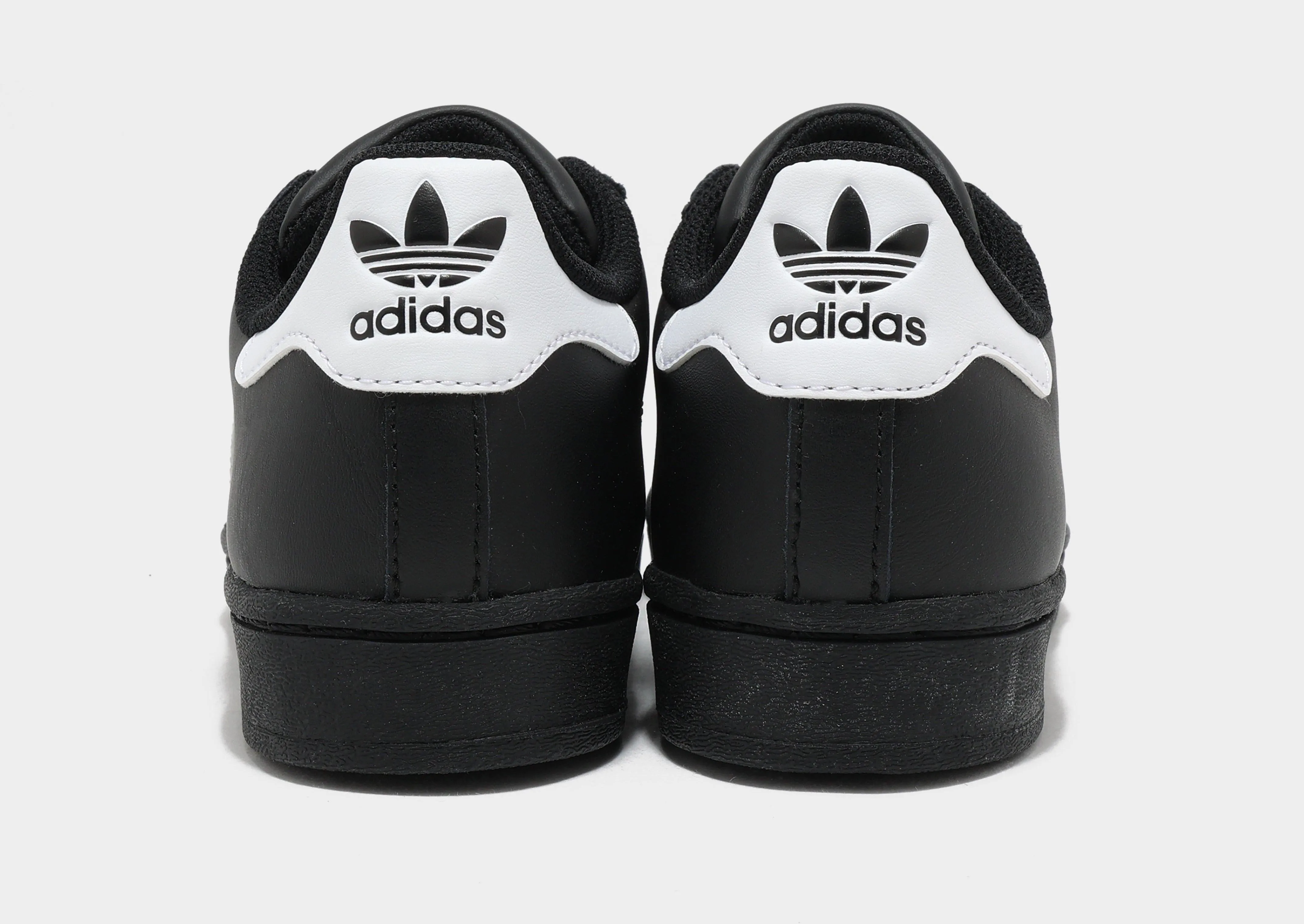 Superstar Women's Minimalist Look Classic Base