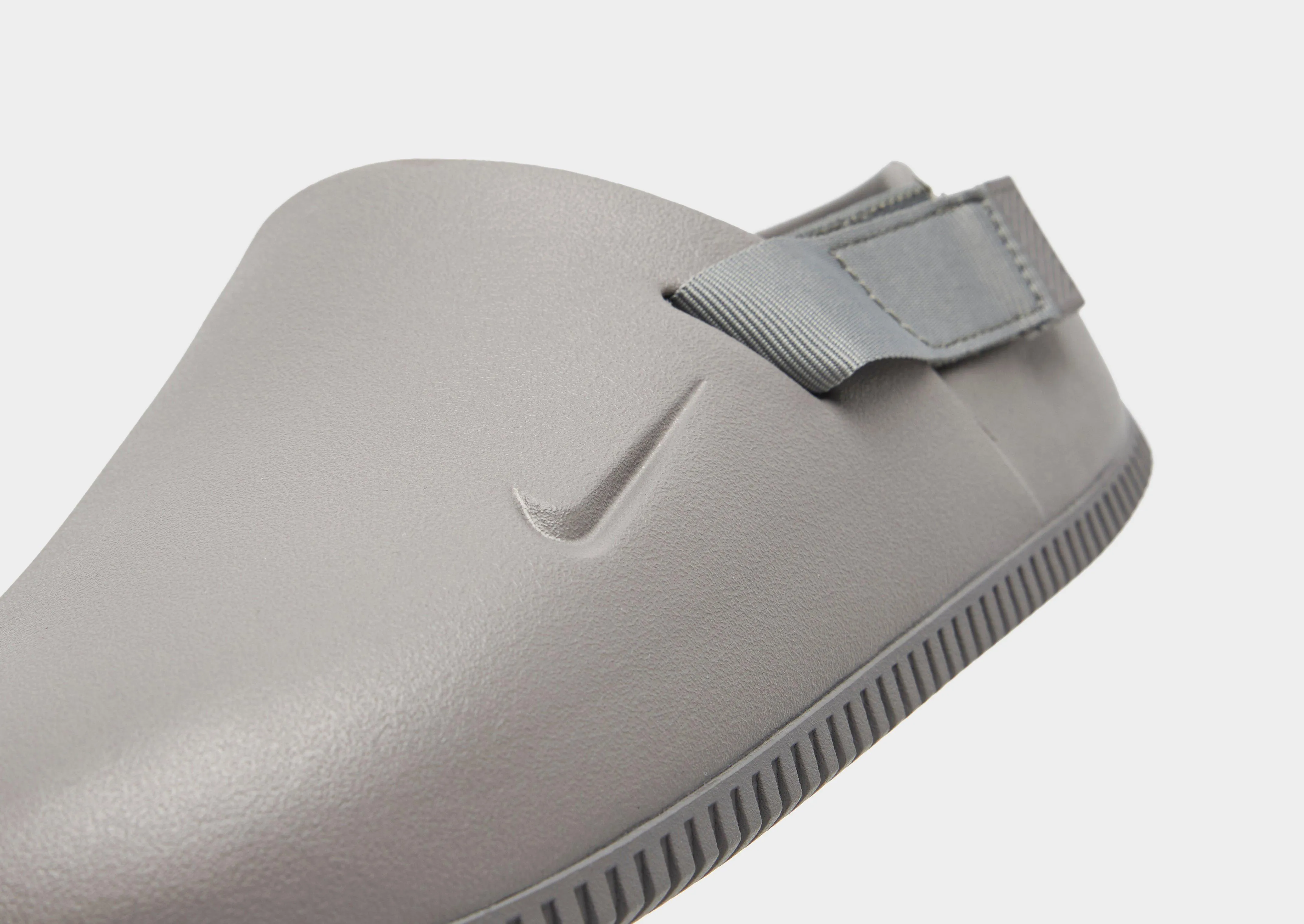 Resilient running with a slip - on design Calm Mules Slide
