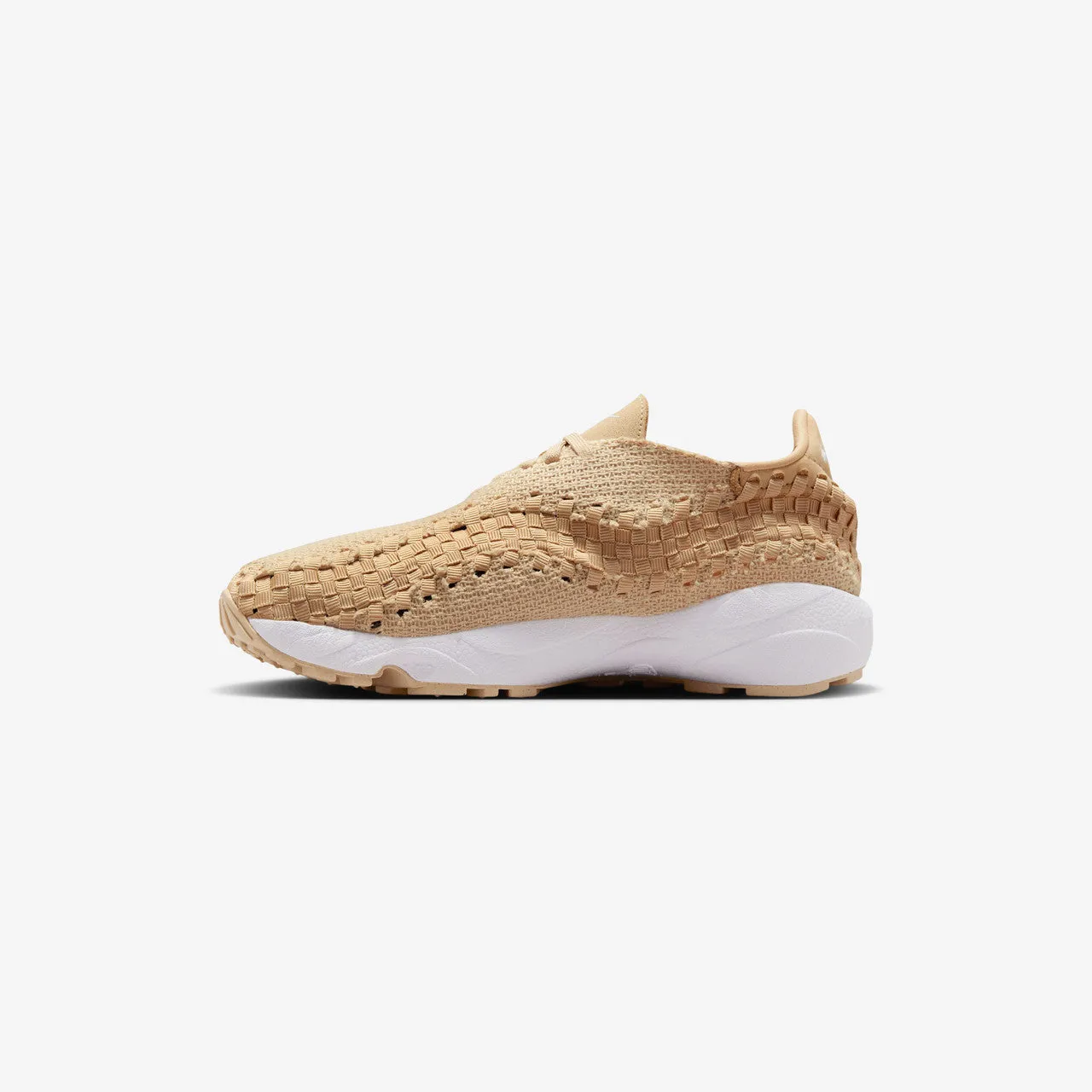 Wmns Air Footscape Woven Retro-inspired cushioning Multi Directional Grip