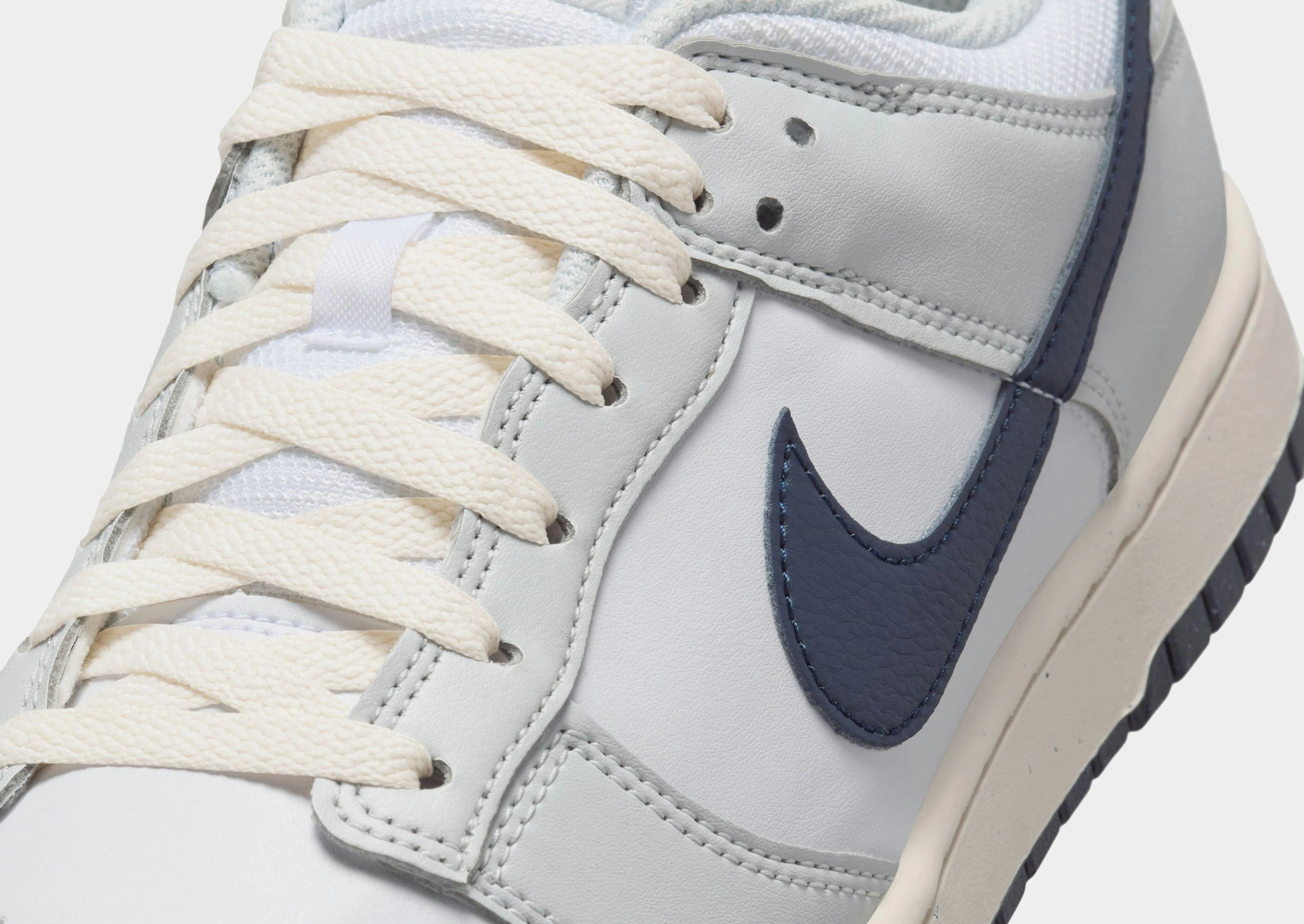 Calm Step Sleek Look Dunk Low
