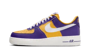 Air Force 1 '07 SE WMNS "Yellow" Night Scene