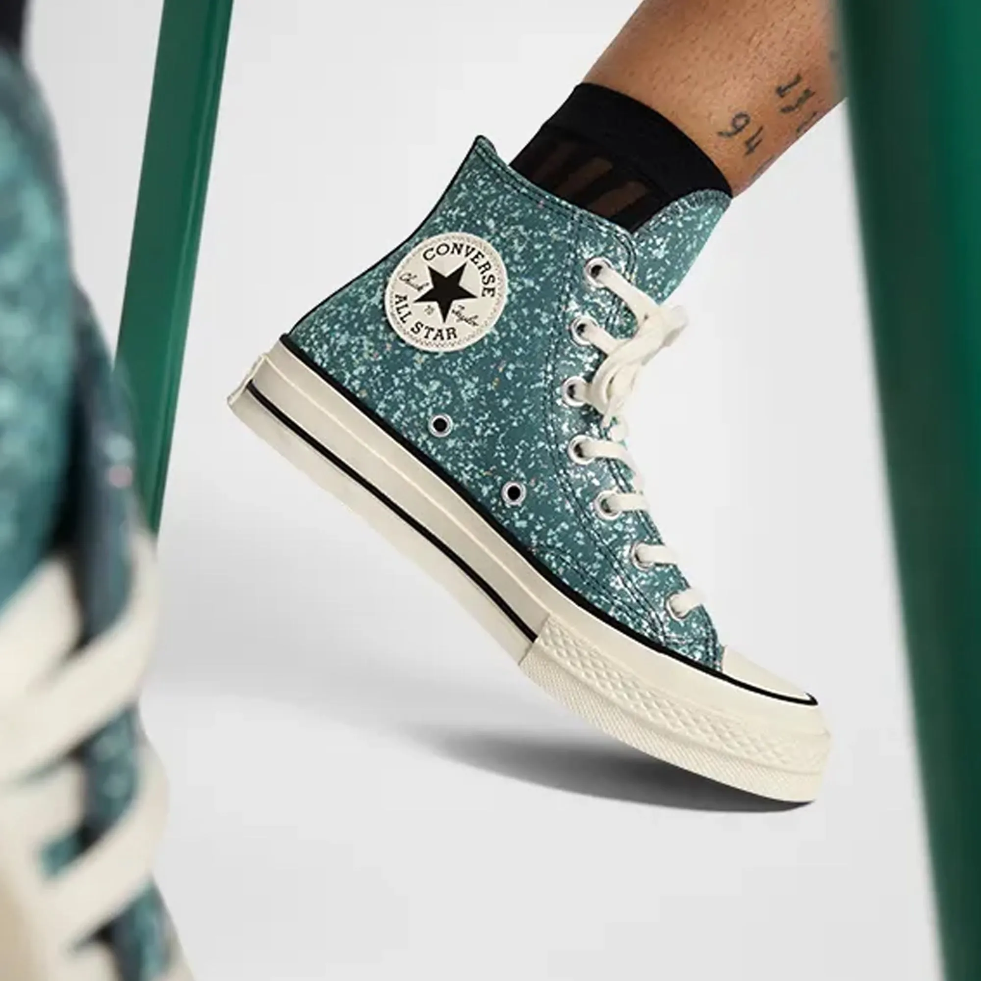Weekend Vibes Converse | CHUCK 70 GLITTER { BLUE