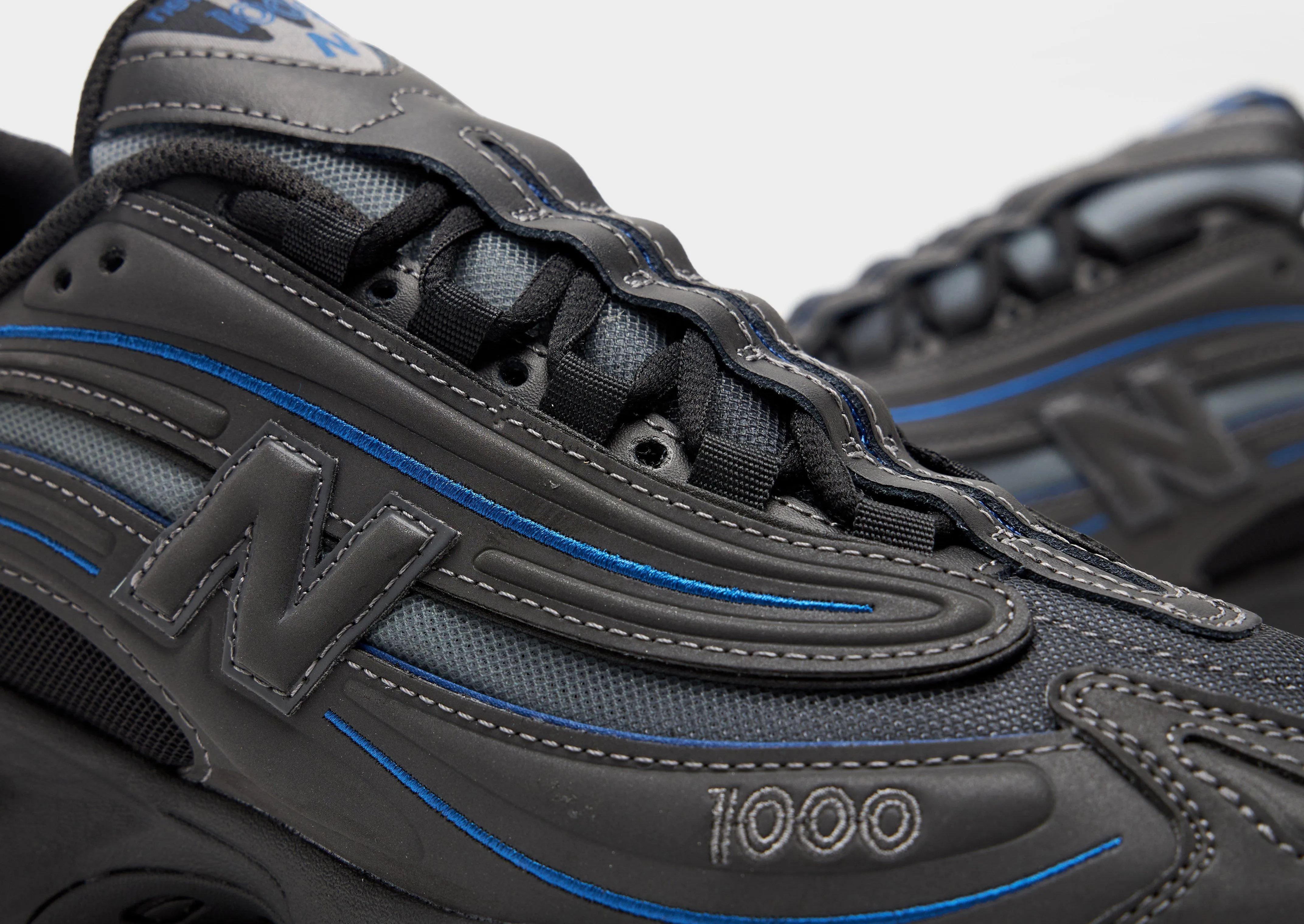 1000 Toe Protection running in open - air stadiums shoes