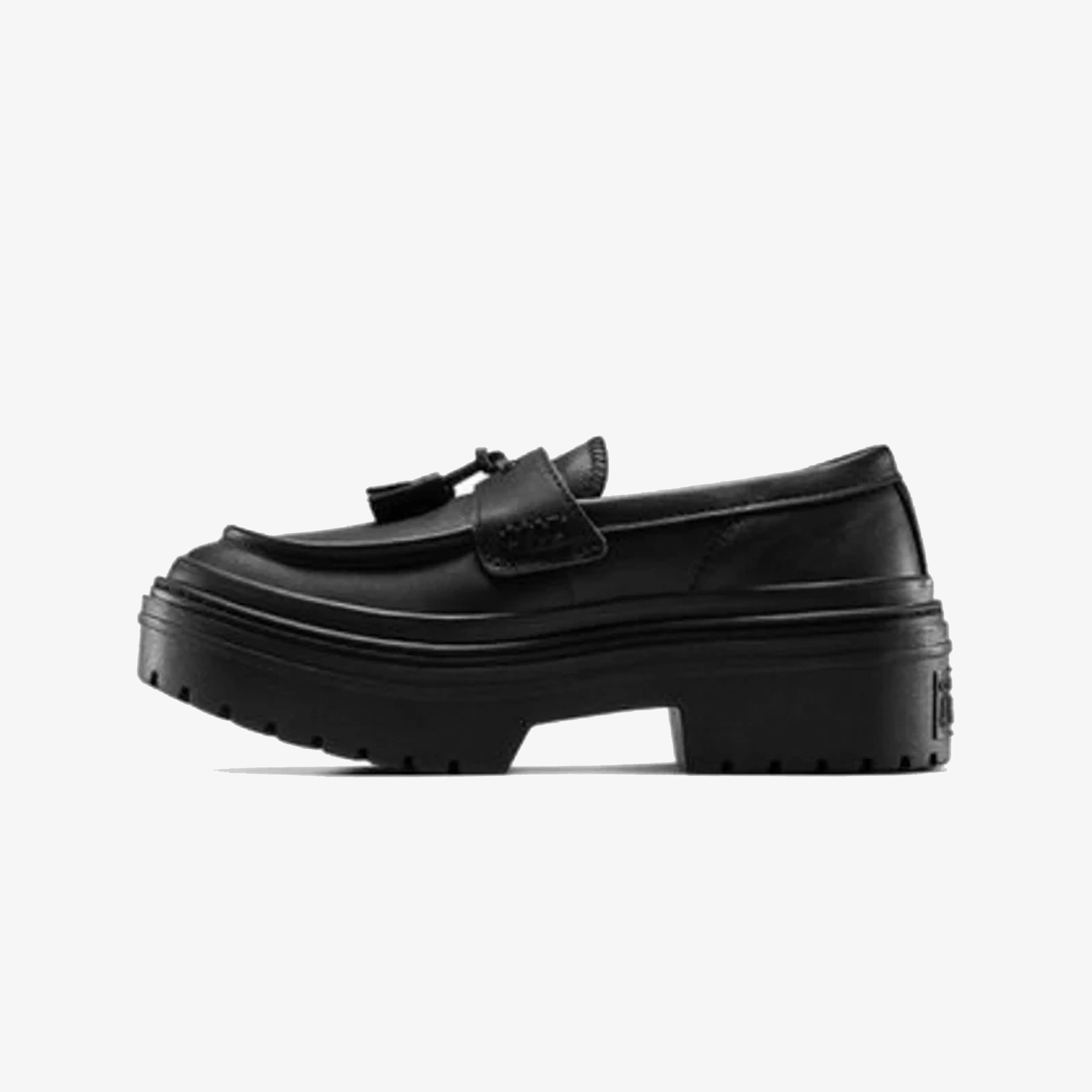Converse | CHUCK TAYLOR ALL STAR LUGGED HEEL LOAFER CUERO { BLACK Sustainable Manufacturing