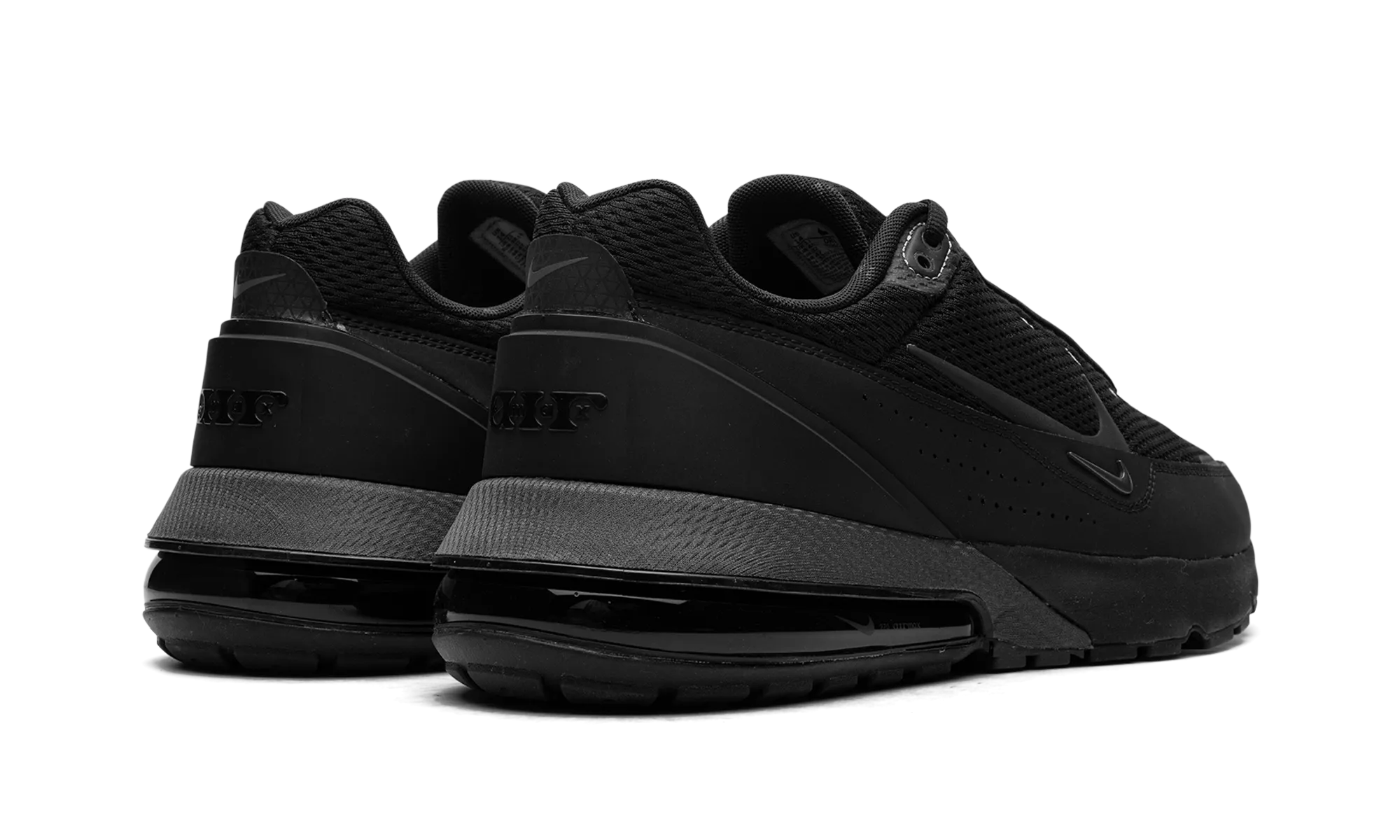 Technology-rich toe - box AIR MAX PULSE "TRIPLE BLACK"