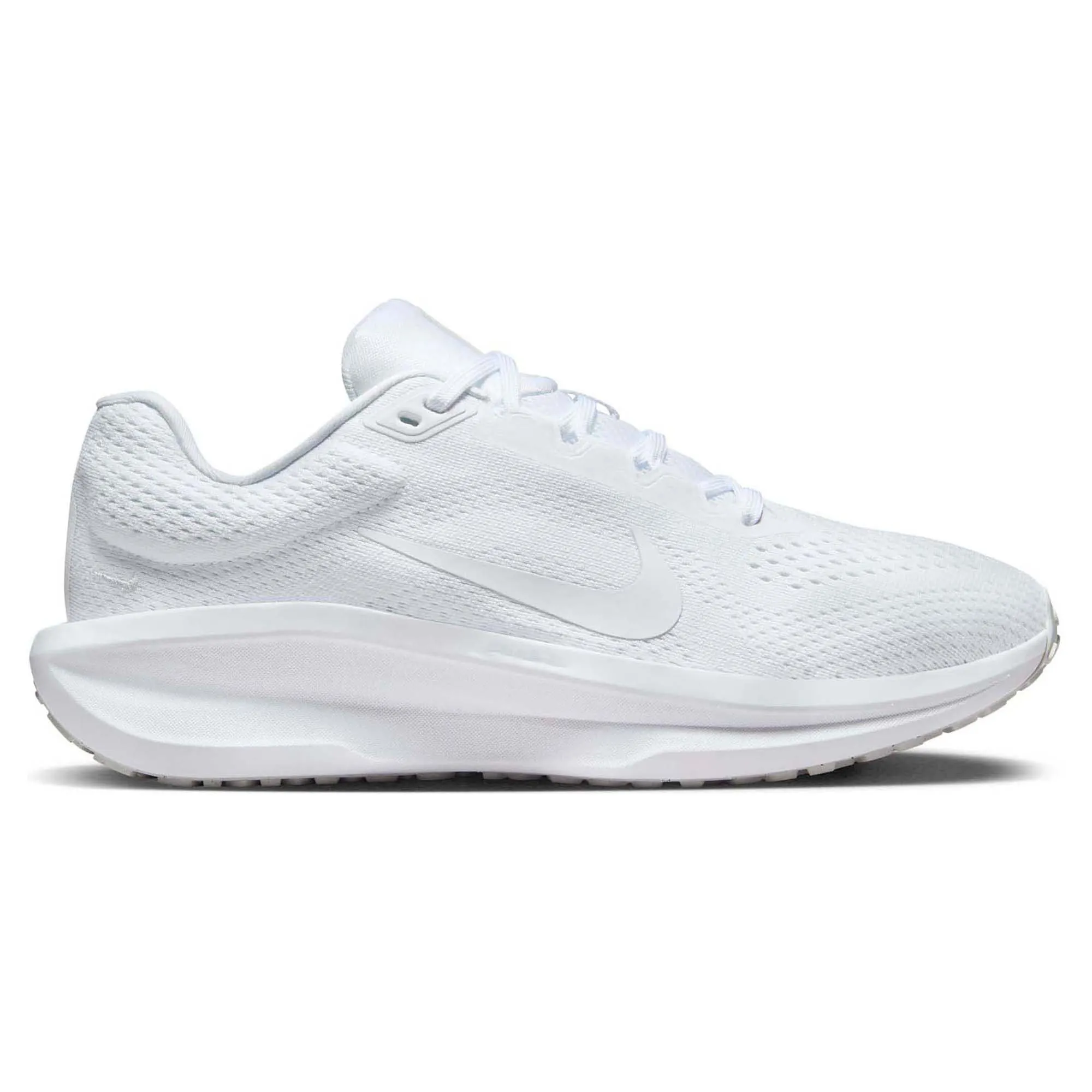 Winflo 11 Women's Road Running Shoes running in a forest