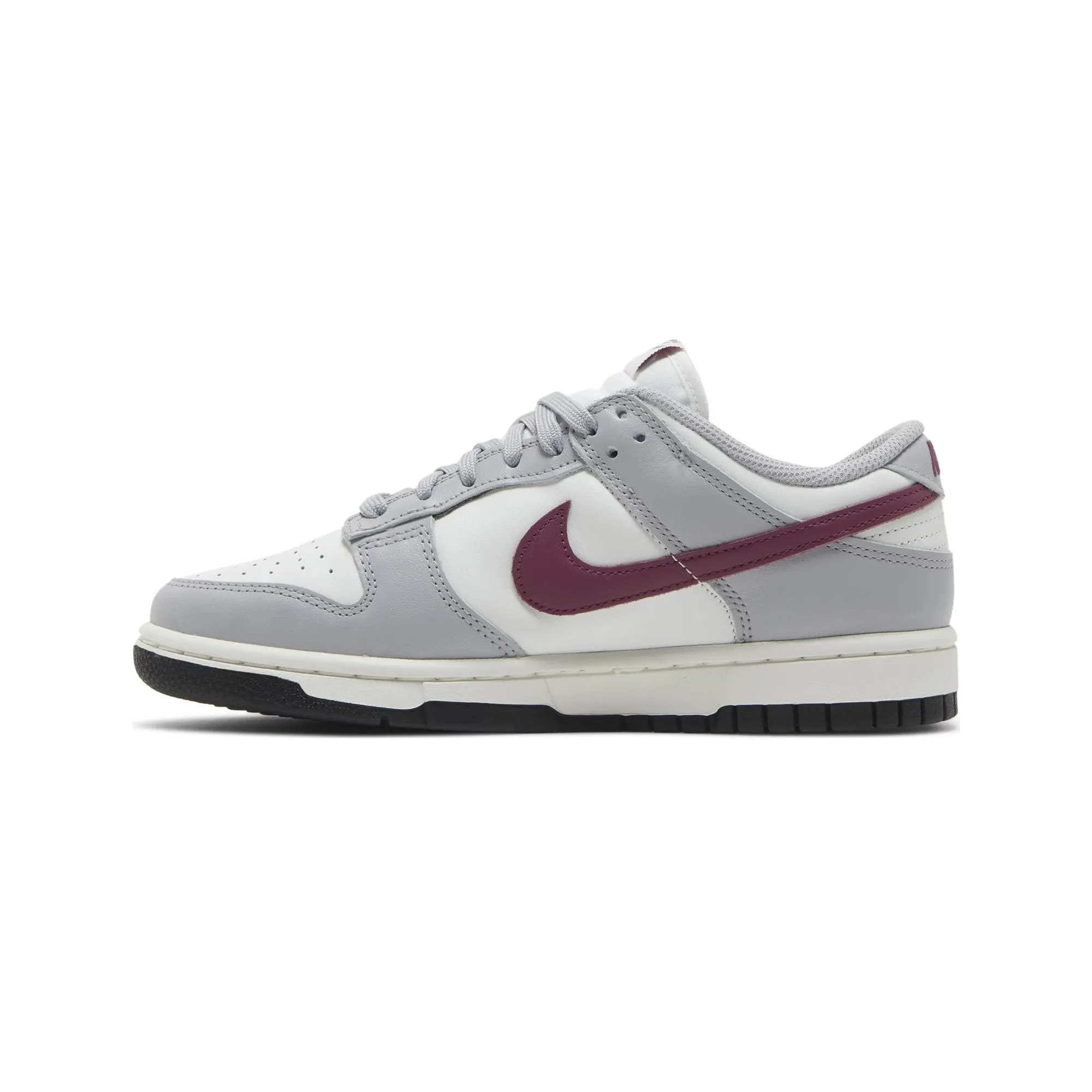 Modern Trend Dunk Low 'Pale Ivory Redwood' W (2022)