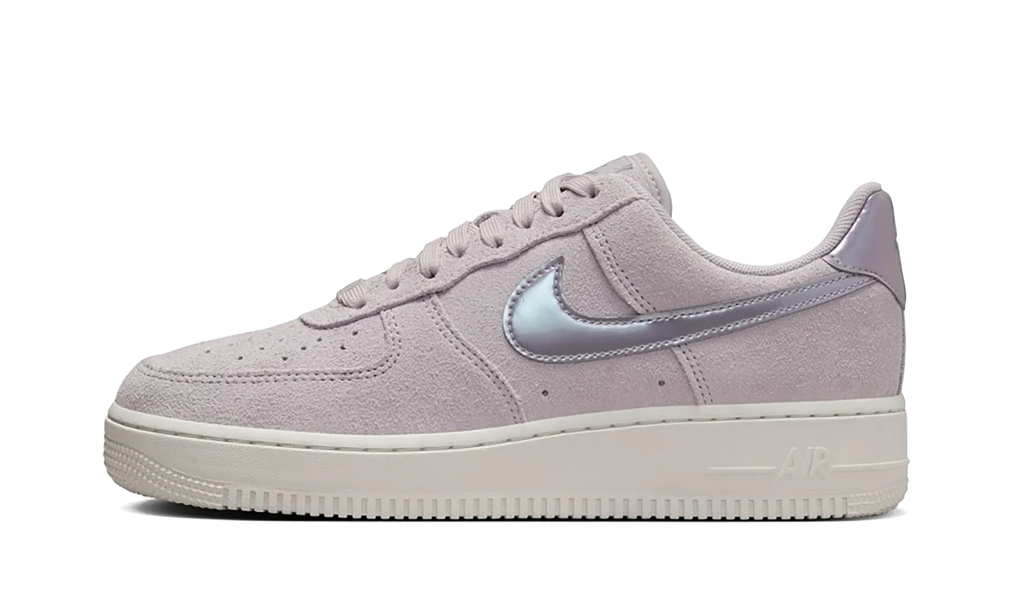 Air Force 1 WMNS "Platinum Violet" Board Training