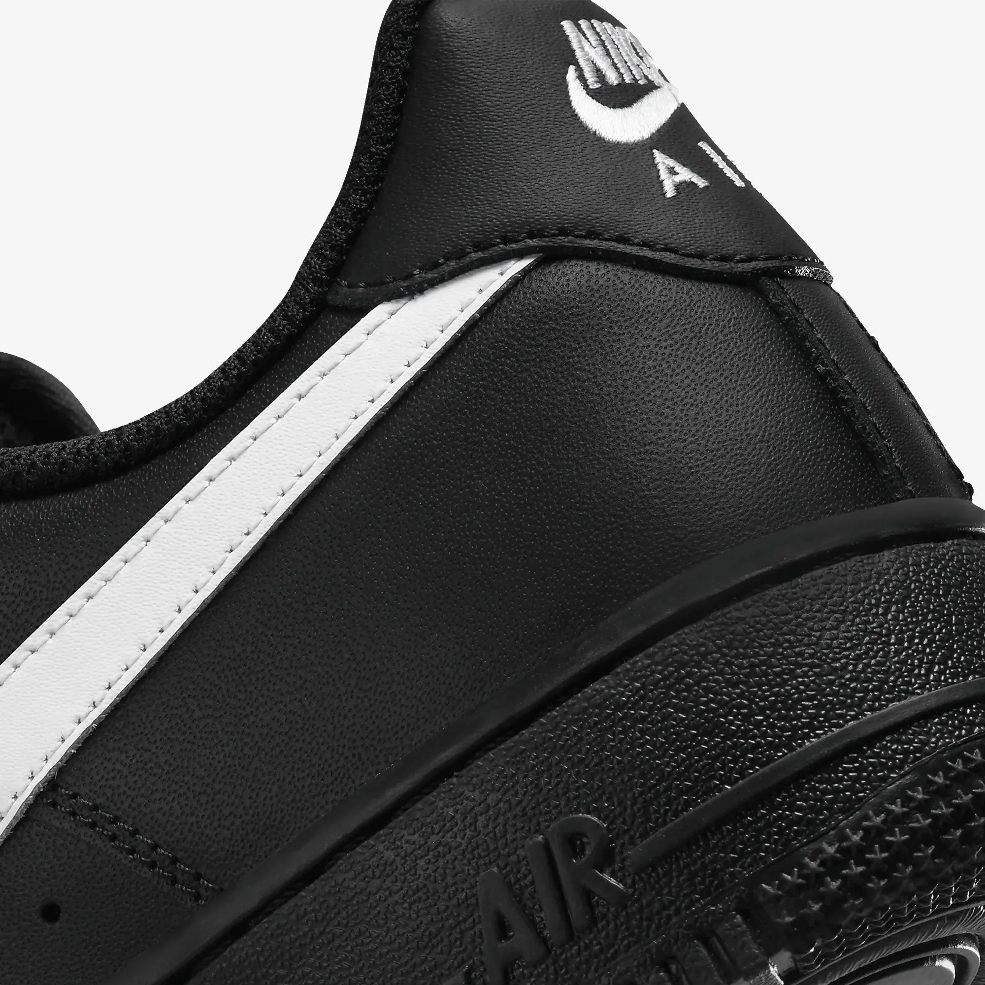 Tapered Heel Design Daily Commuting NIKE | AIR FORCE 1 '07 { BLACK/WHITE-BLACK