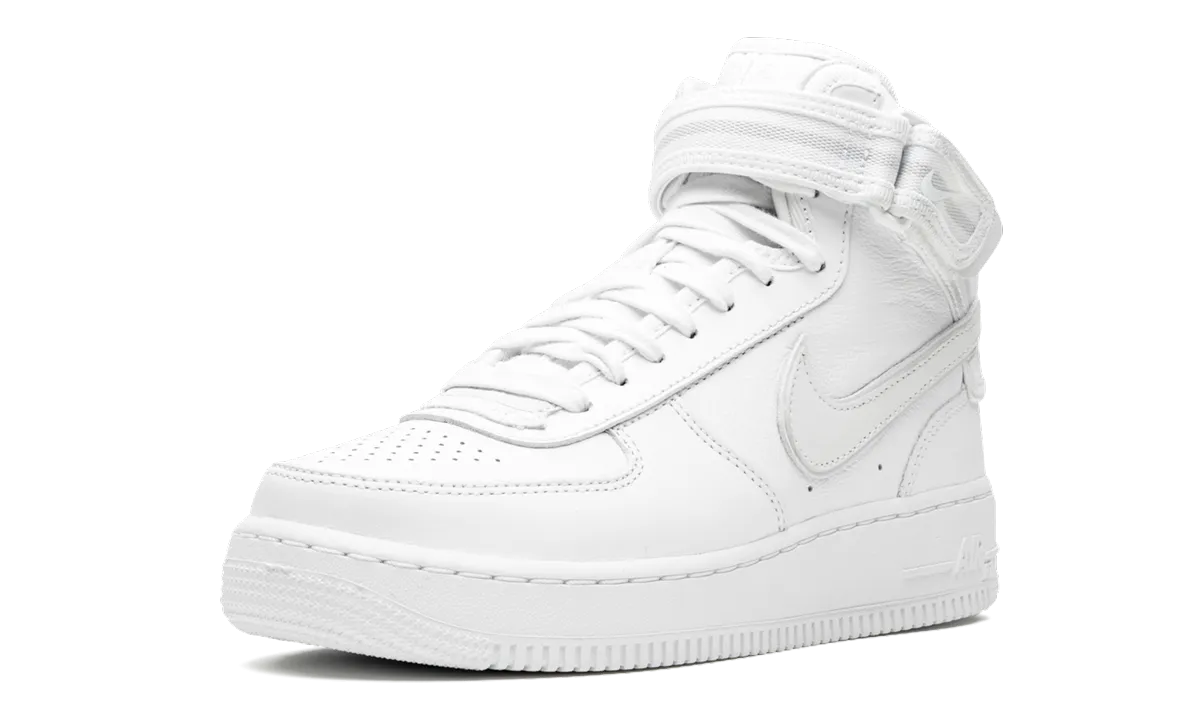 Skater Look Simple Fit Air Force 1 Mid SP/Tisci "Riccardo Tisci - Triple White"