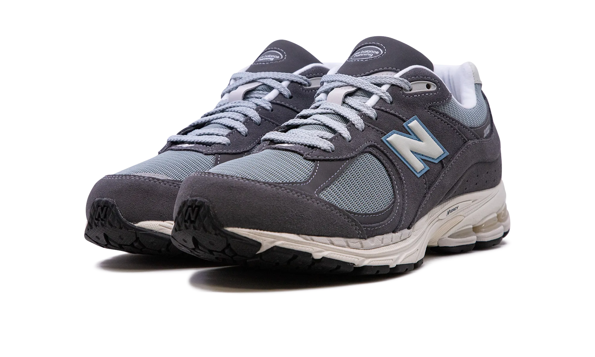 running shoes for outdoor adventurers intermediates 2002R "Magnet"