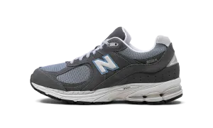 Traction Outsole MeshUpper 2002R "Magnet"