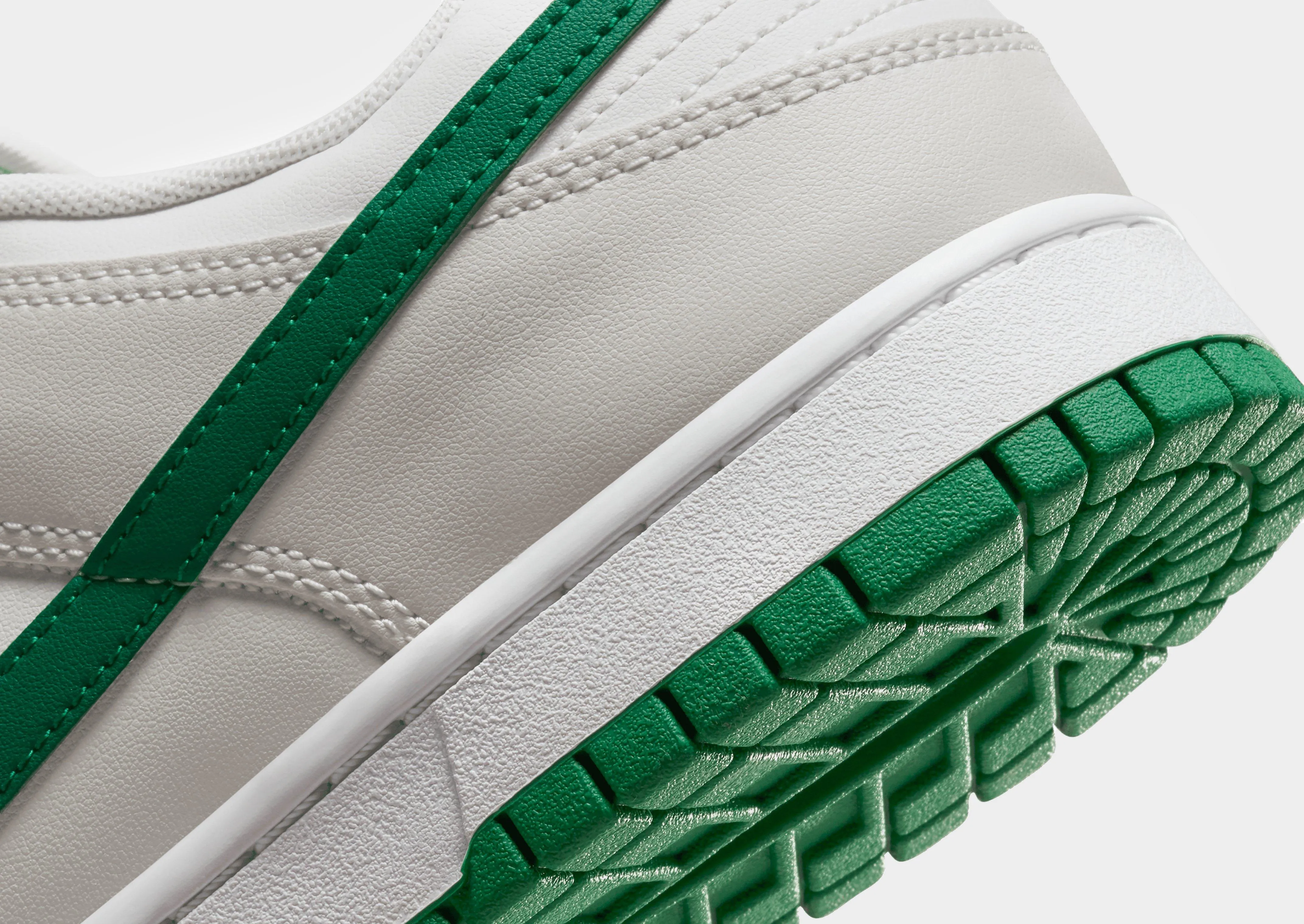 Hassle free Dunk Low Retro