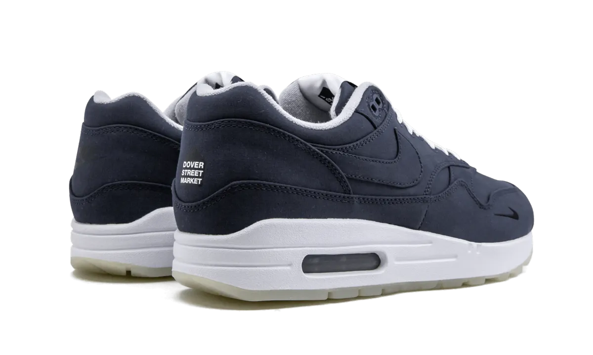 night - running shoes budget - friendly running wear Air Max 1 "DSM"