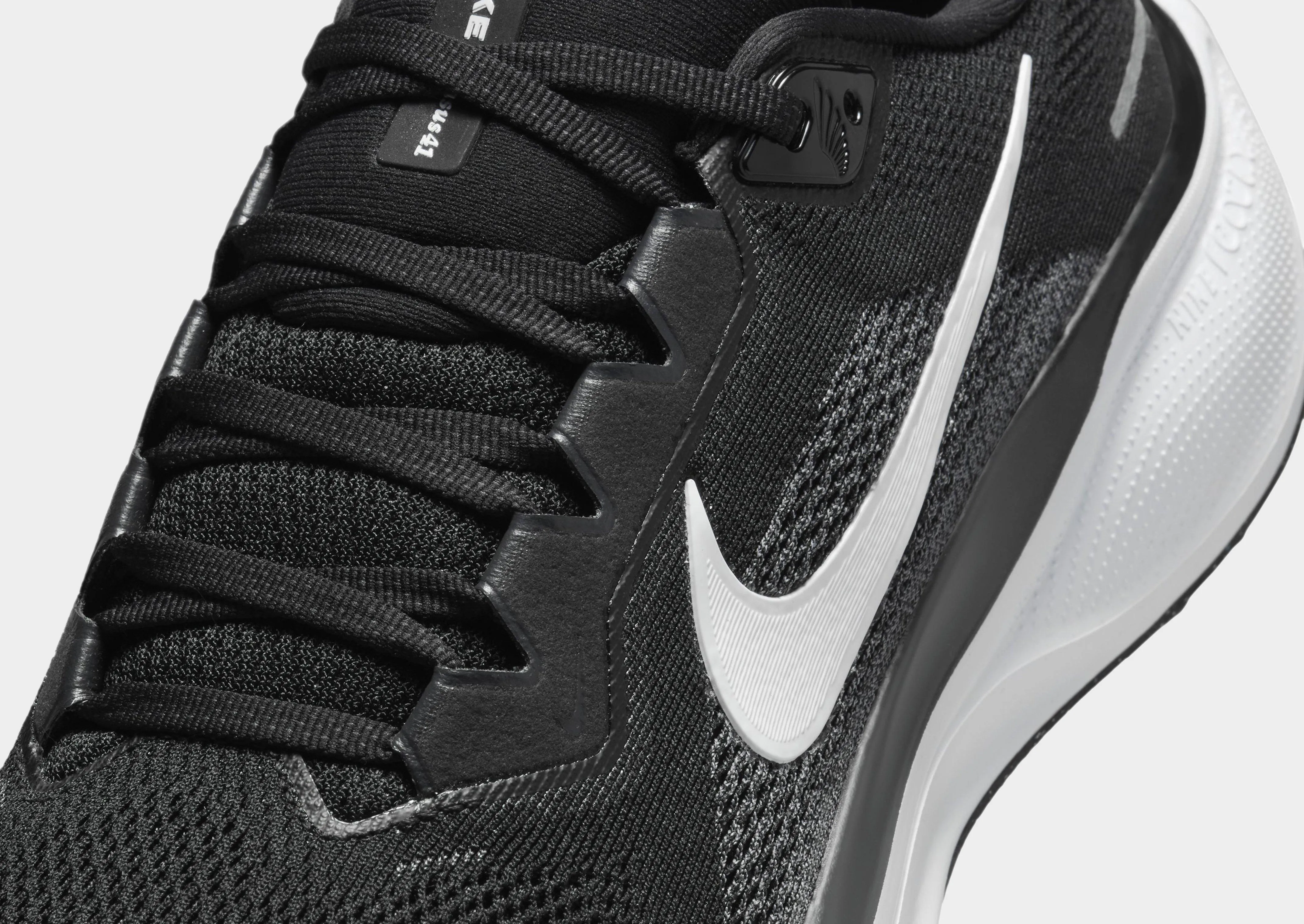 Pegasus 41 Retro - style bendable running shoes