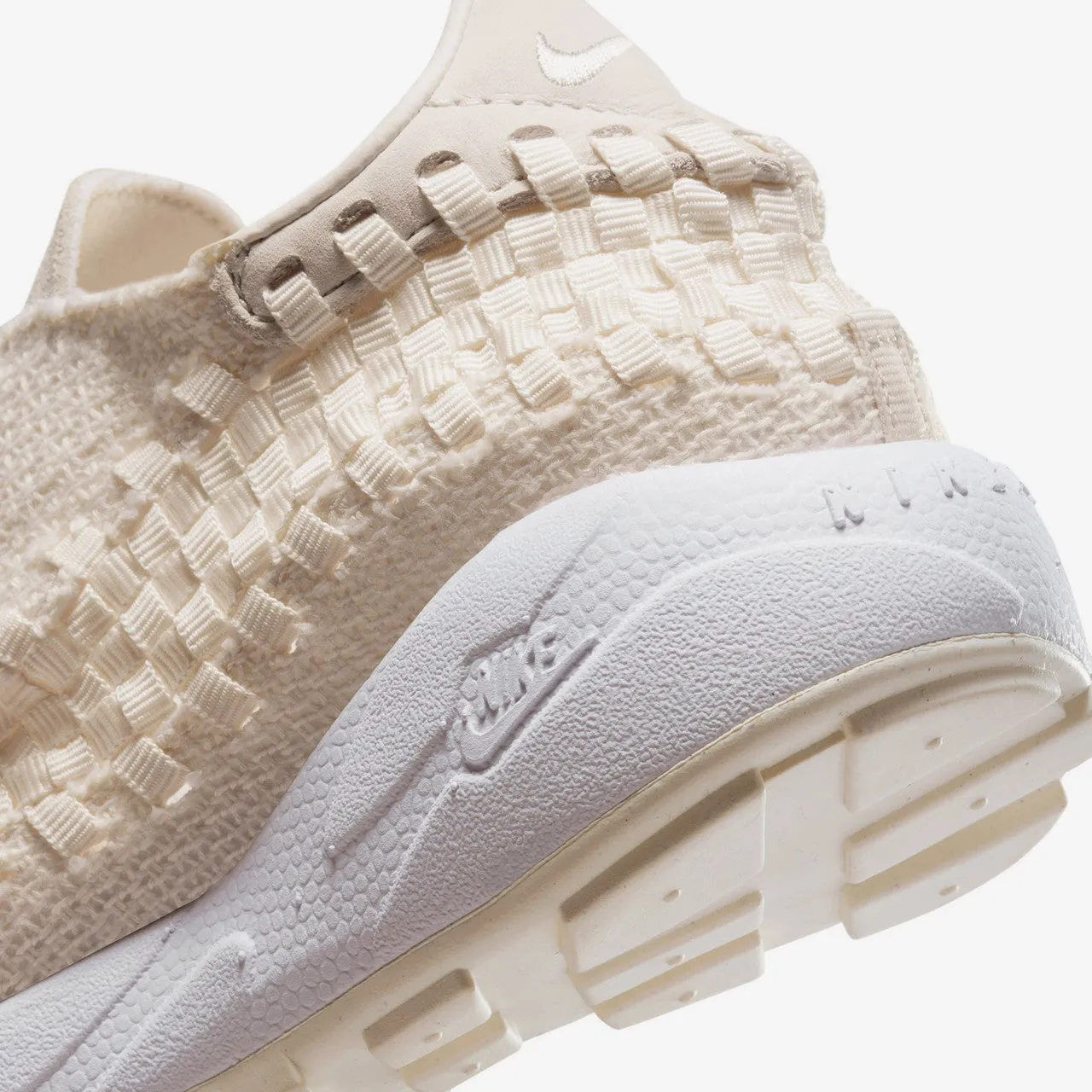 Wmns Air Footscape Woven Casual Touch Slip Resistant Compound