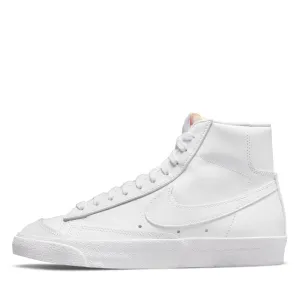 Elevated shock absorption Women's Nike Blazer Mid '77 - White/White