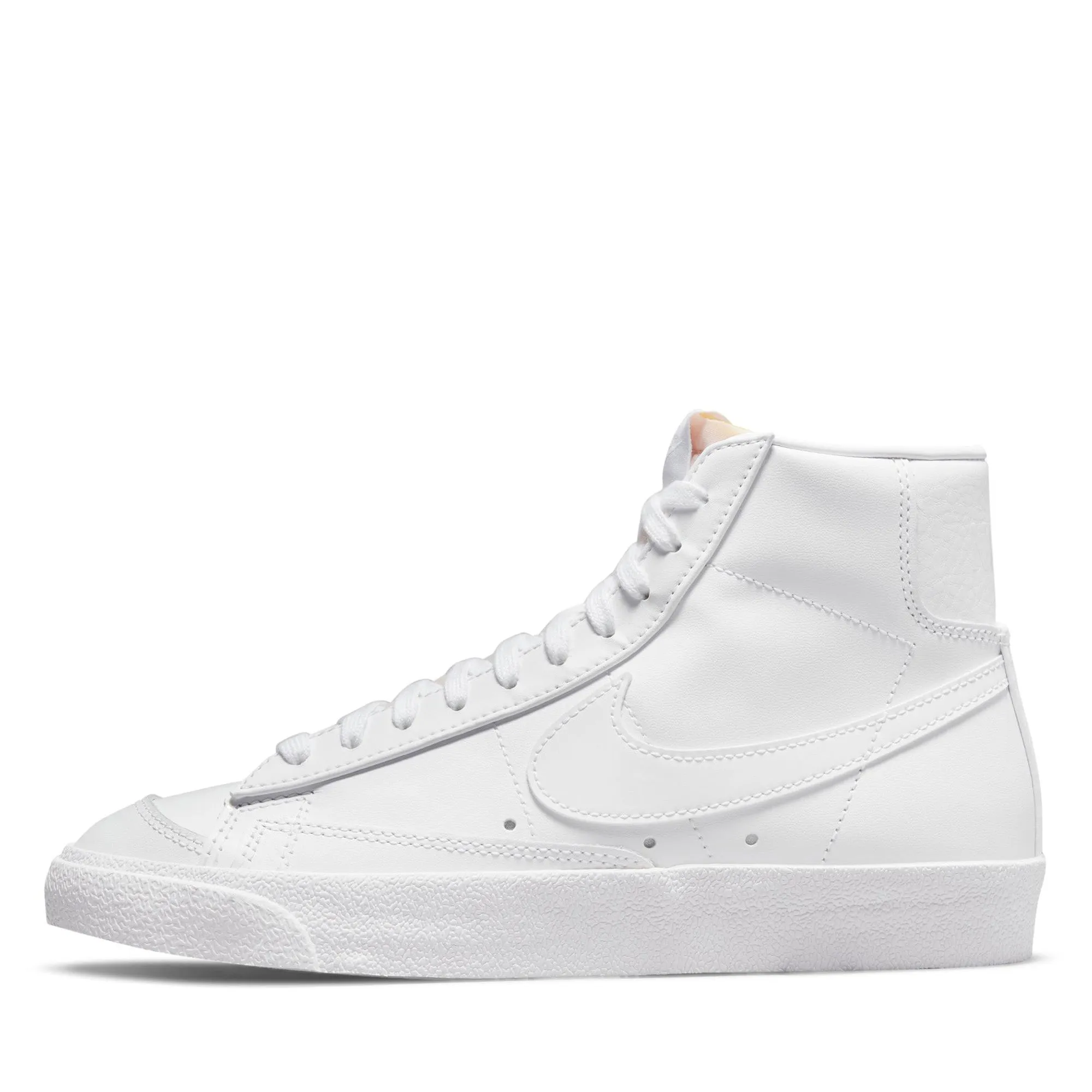 Elevated shock absorption Women's Nike Blazer Mid '77 - White/White