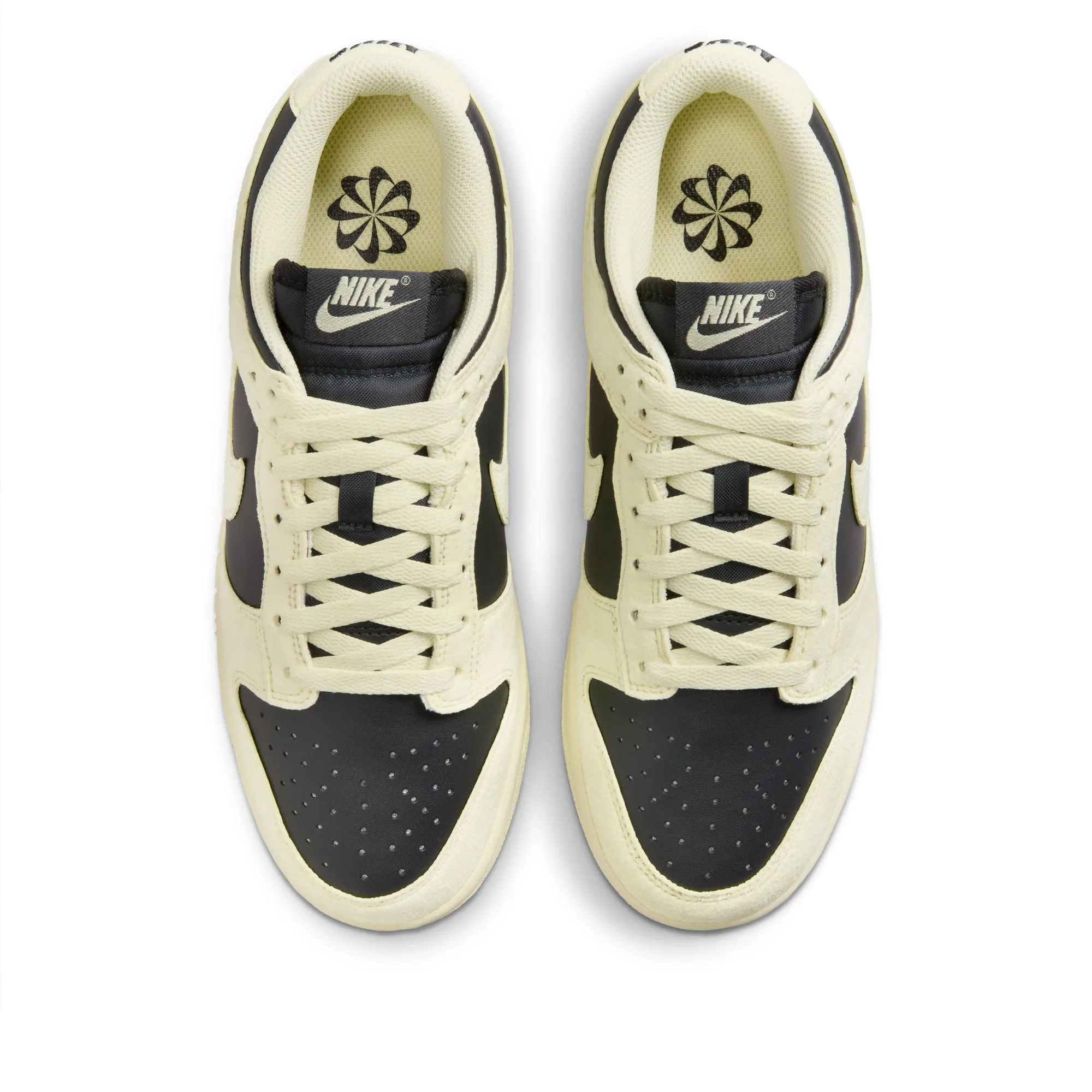 Light cushion Women's Nike Dunk Low - Off Noir/Alabaster