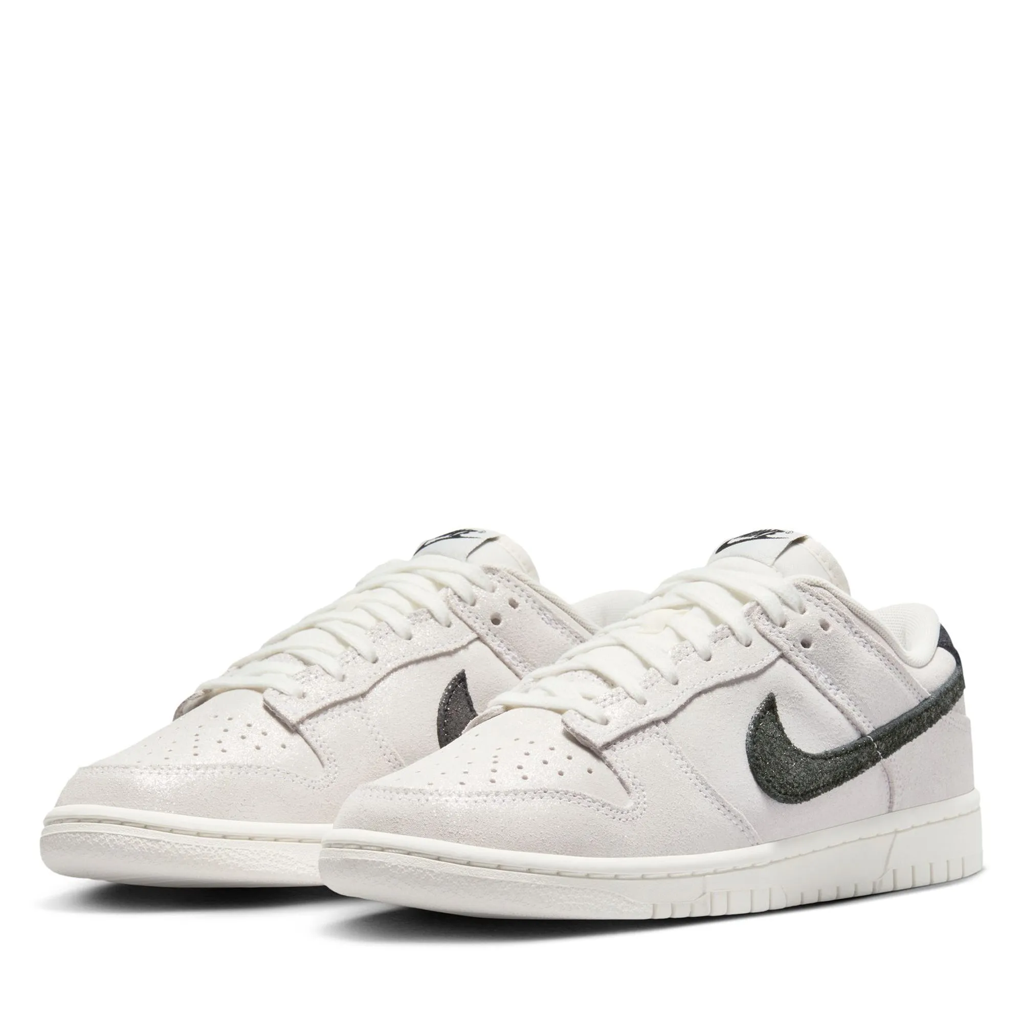 Women's Nike Dunk Low SE - White/Black Simple Match Fashion Essential