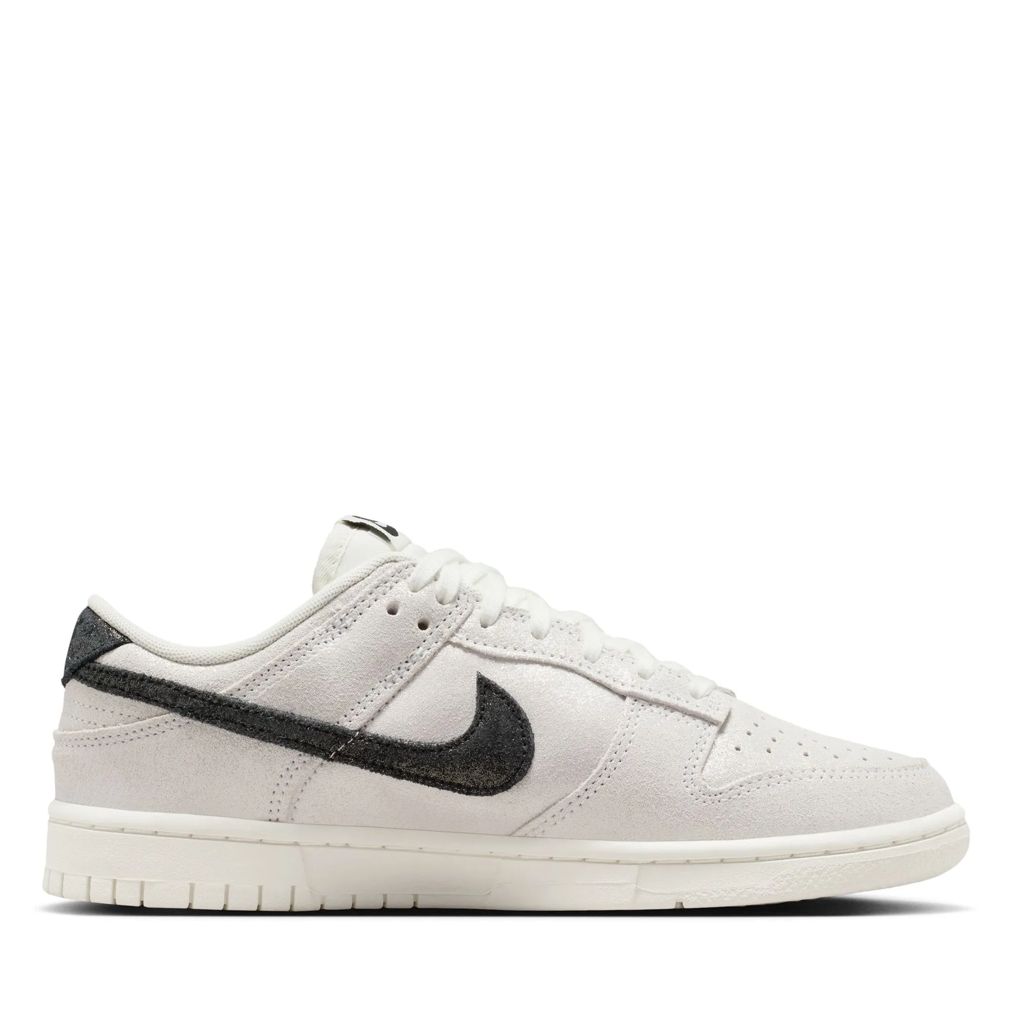 Women's Nike Dunk Low SE - White/Black Bold flair Smart Fit