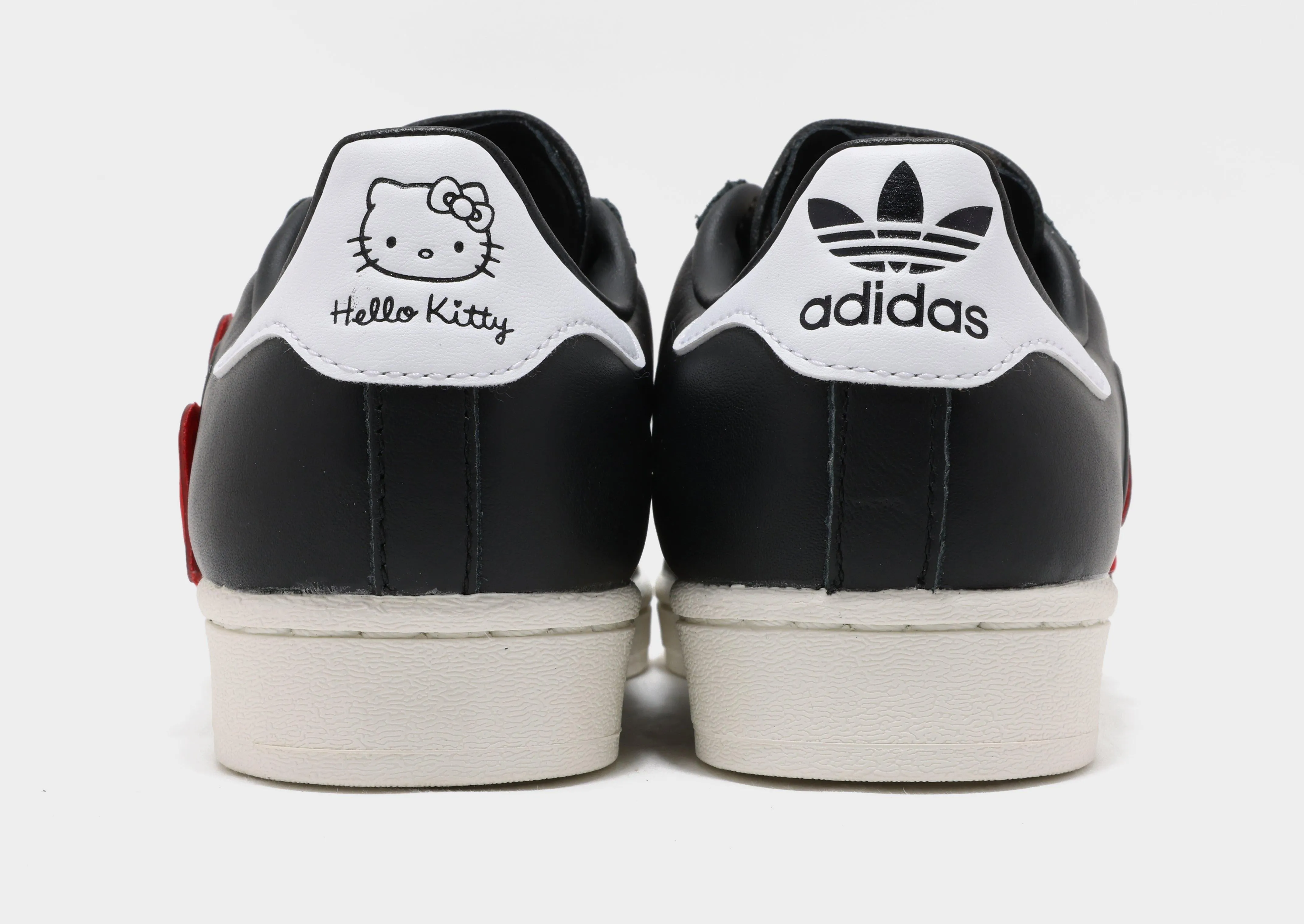 Ultra-soft feel Indoor style x Hello Kitty Superstar Junior's