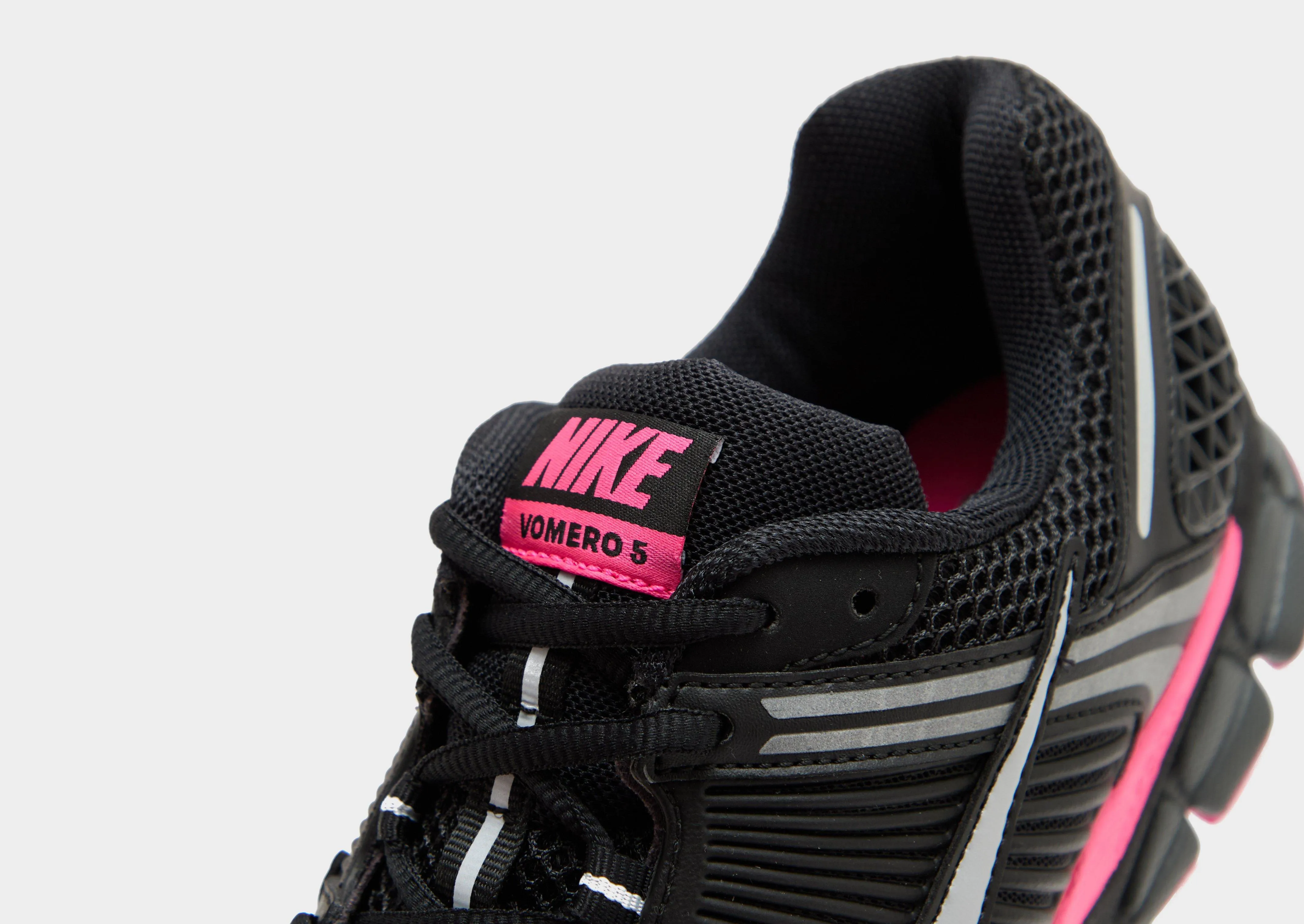 anatomical shoes outdoor - track running shoes Zoom Vomero 5