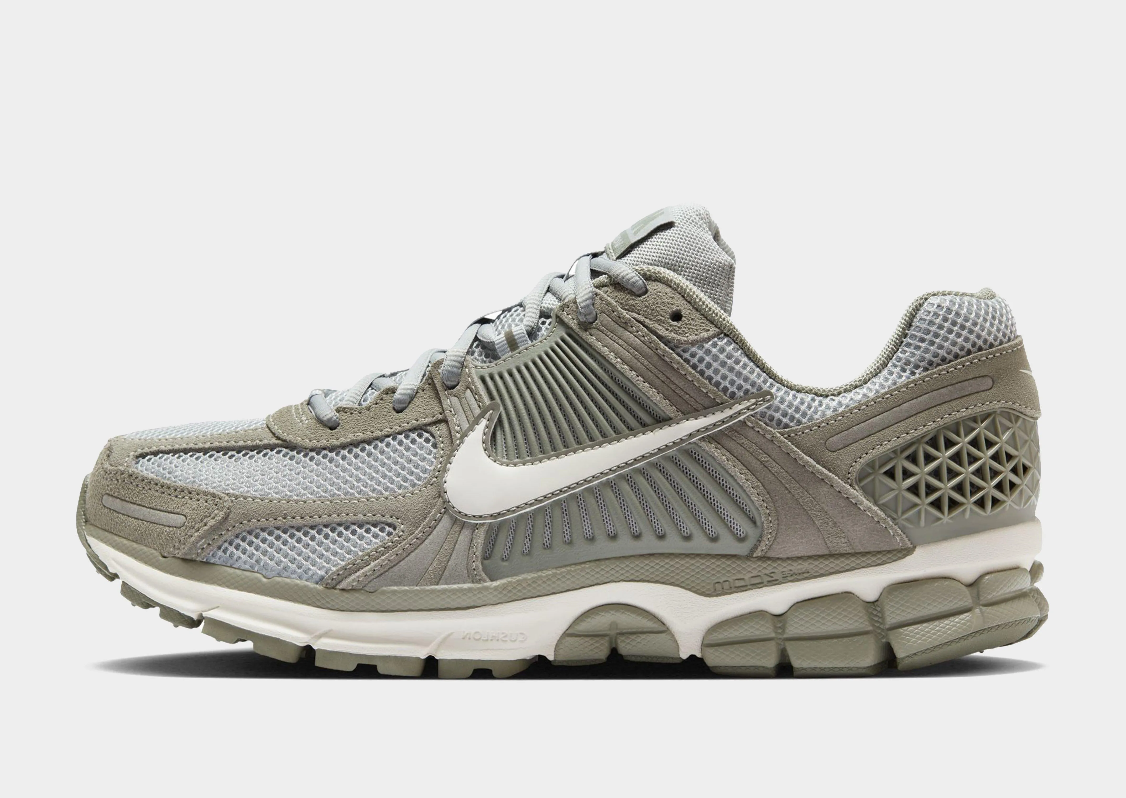 soft - surface running gear Zoom Vomero 5
