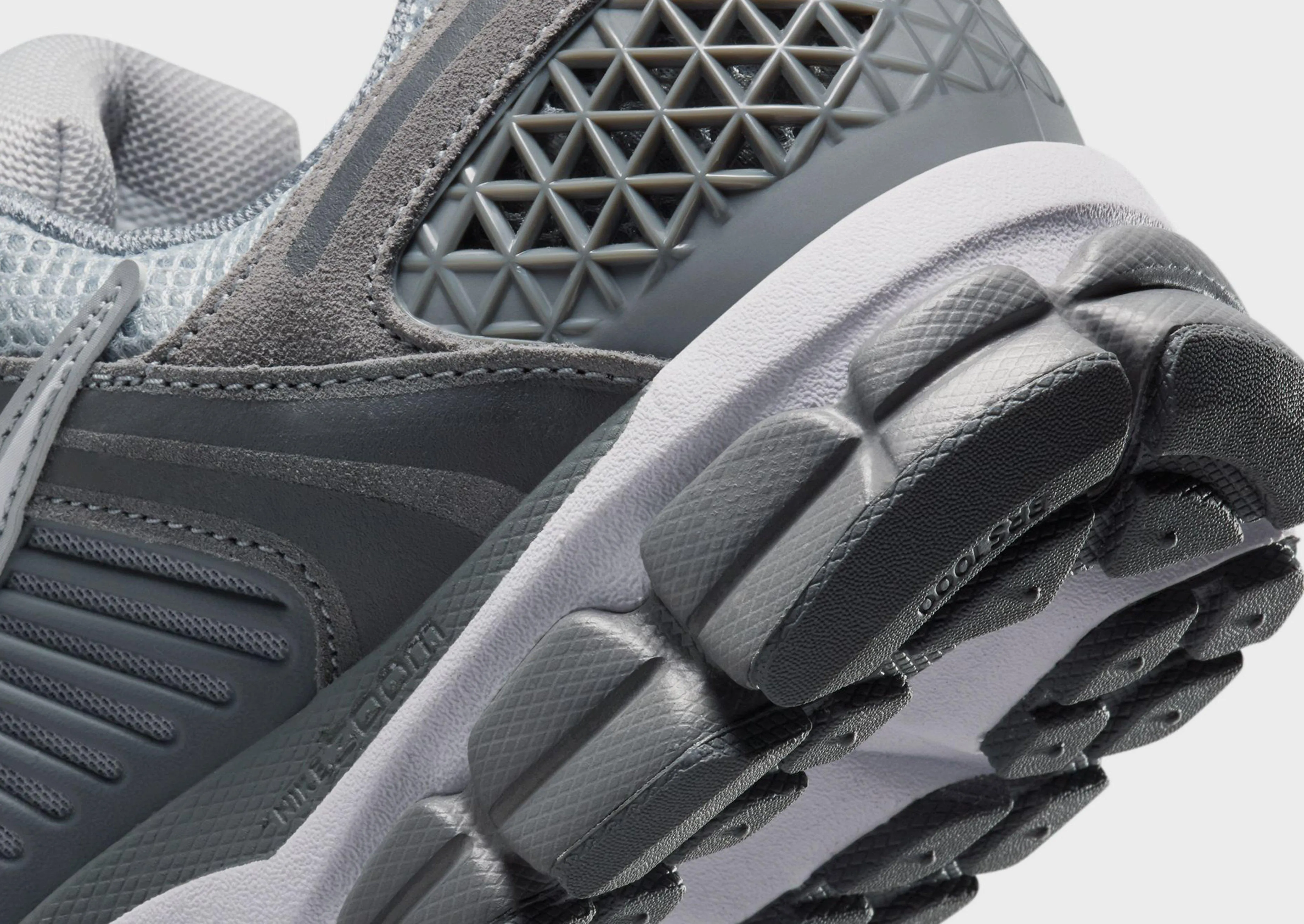 classic - inspired shoes Zoom Vomero 5