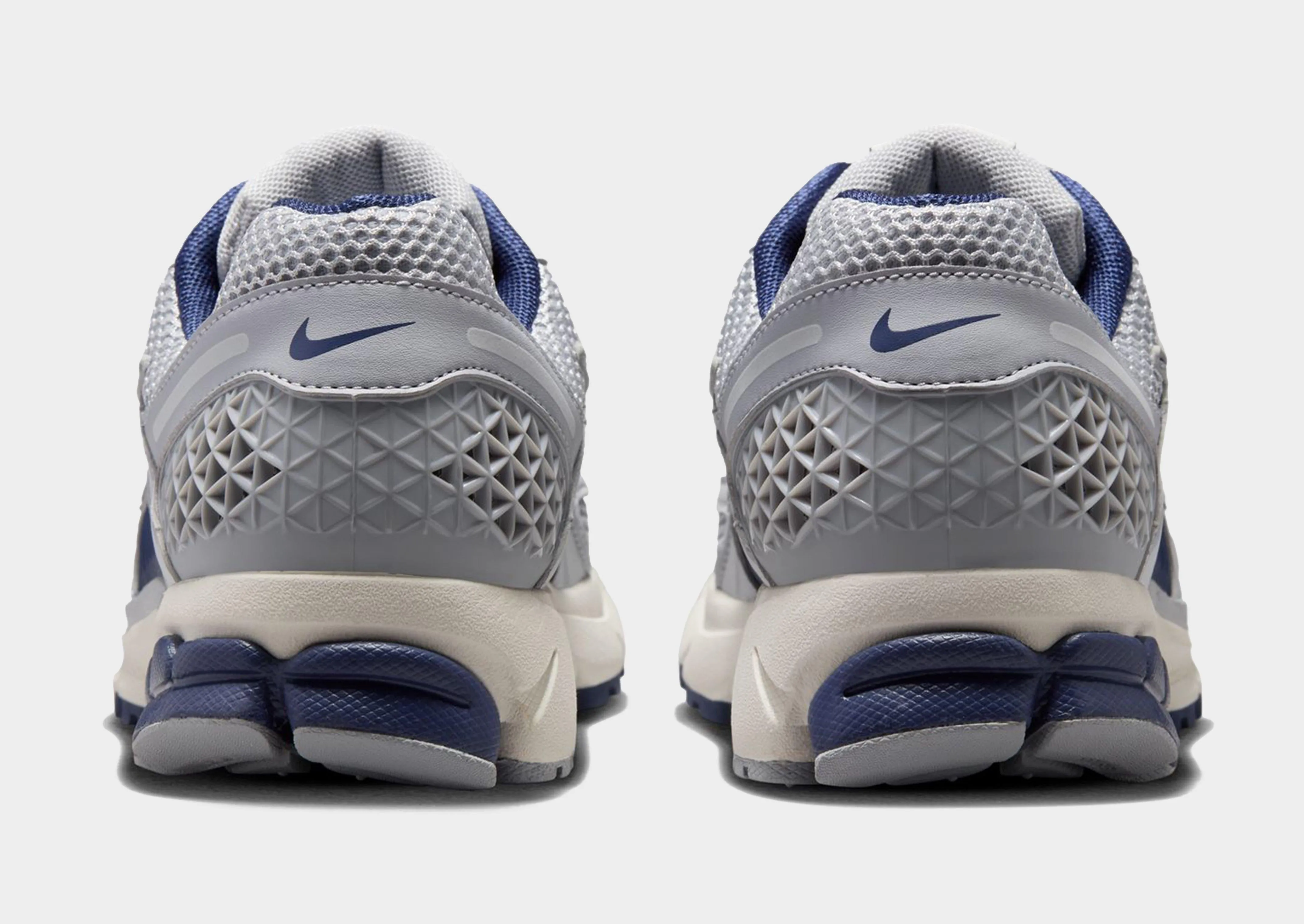 fast - paced shoes Zoom Vomero 5