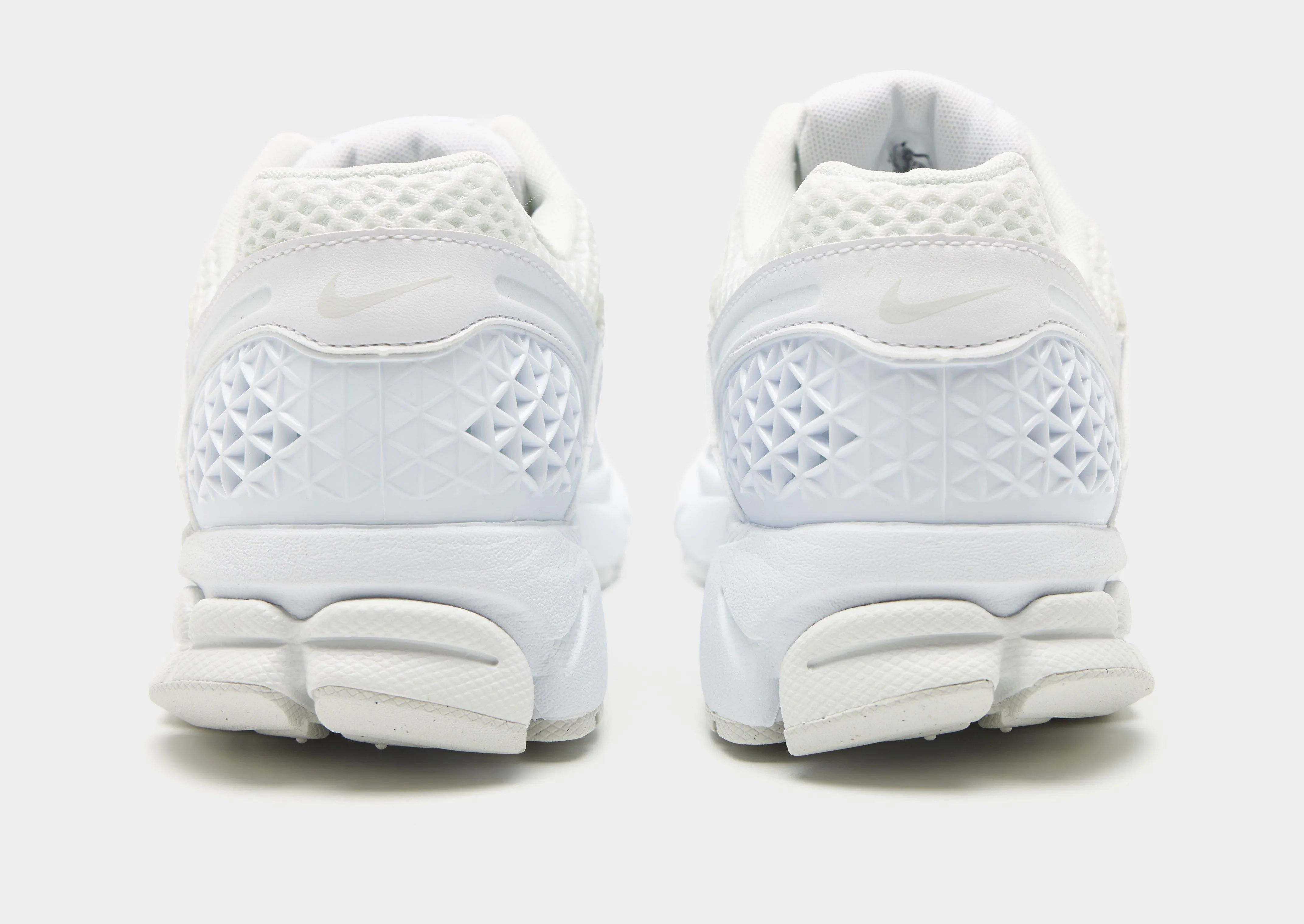 Zoom Vomero 5 SE Women's Athletic Performance running in evening
