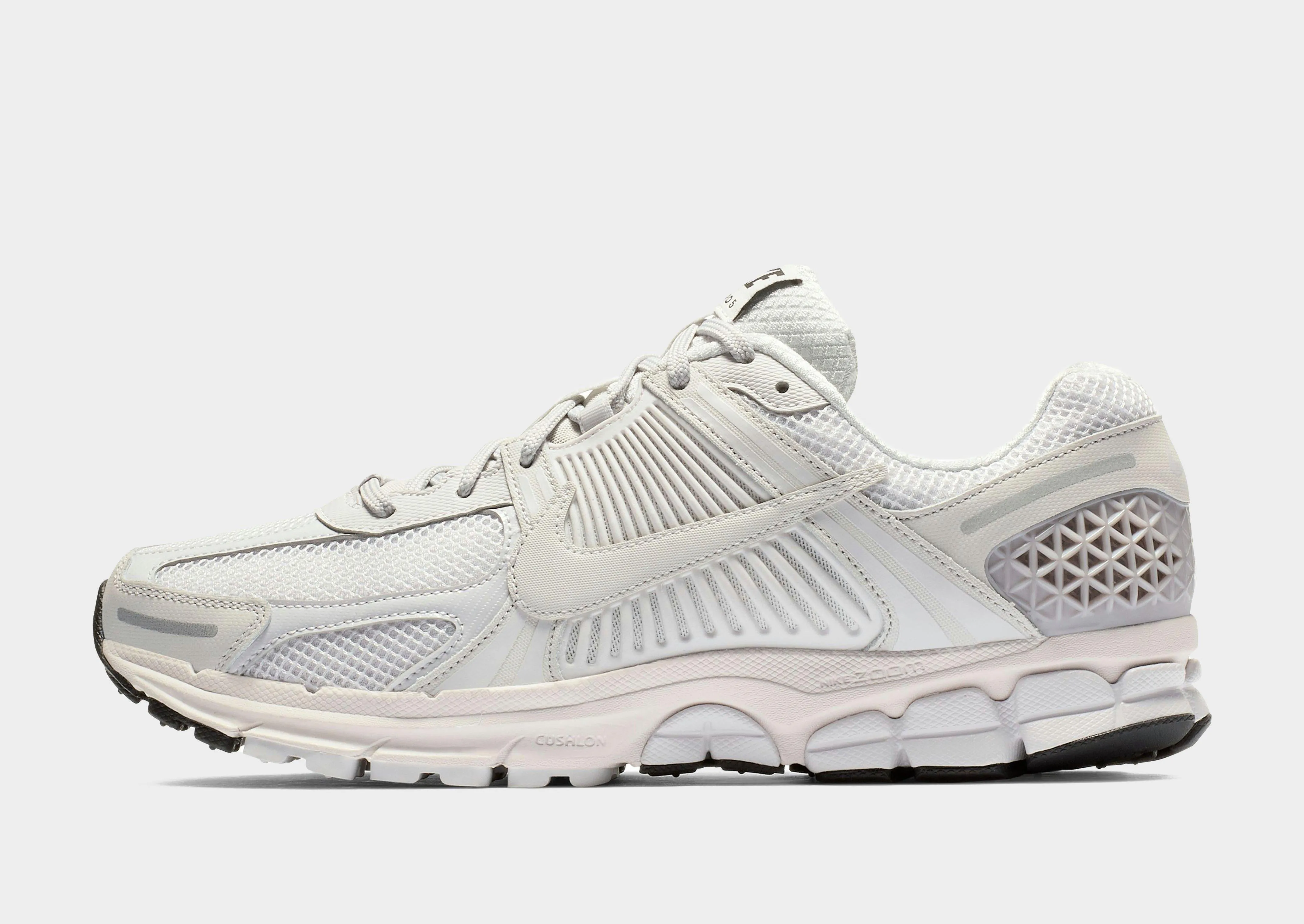 Zoom Vomero 5 Comfortable Upper Material