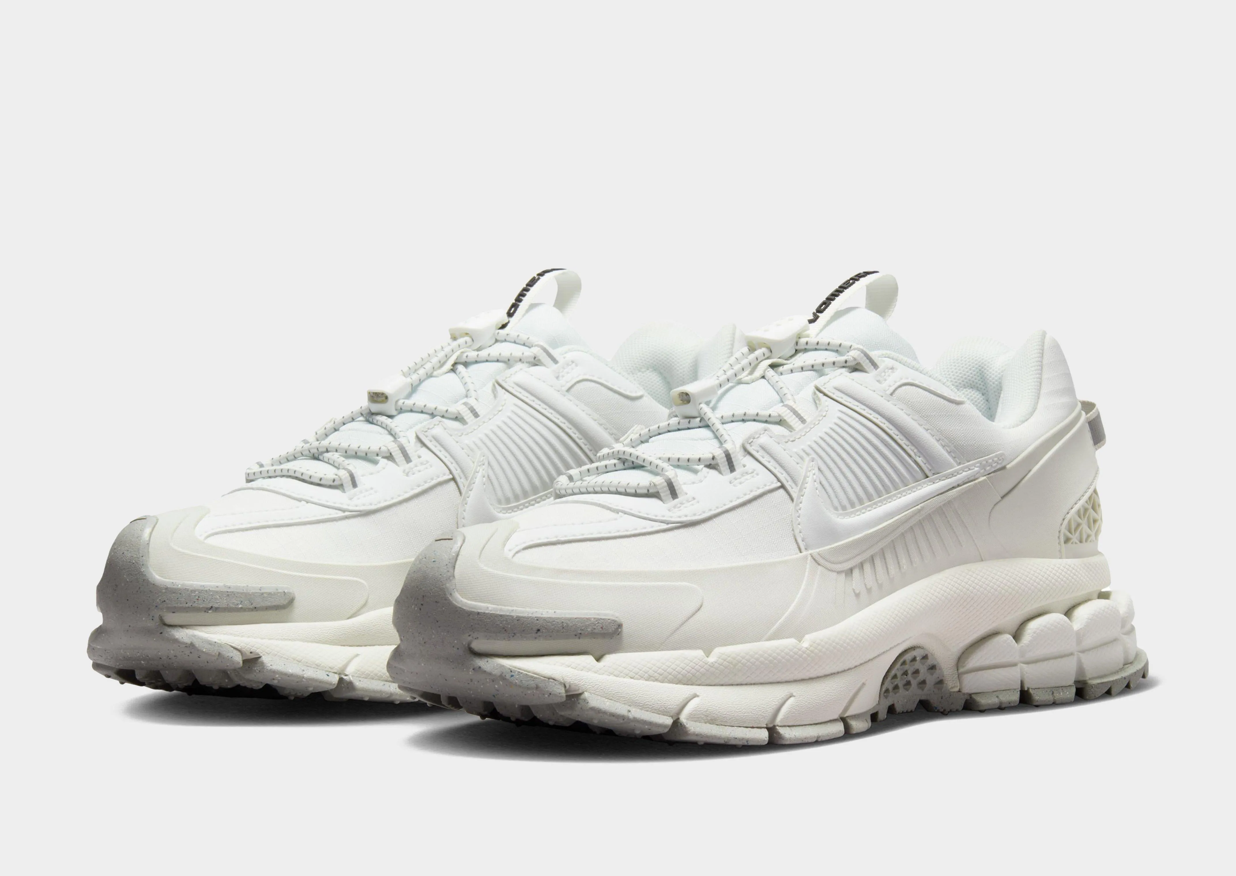 Zoom Vomero Roam Women's running in different seasons