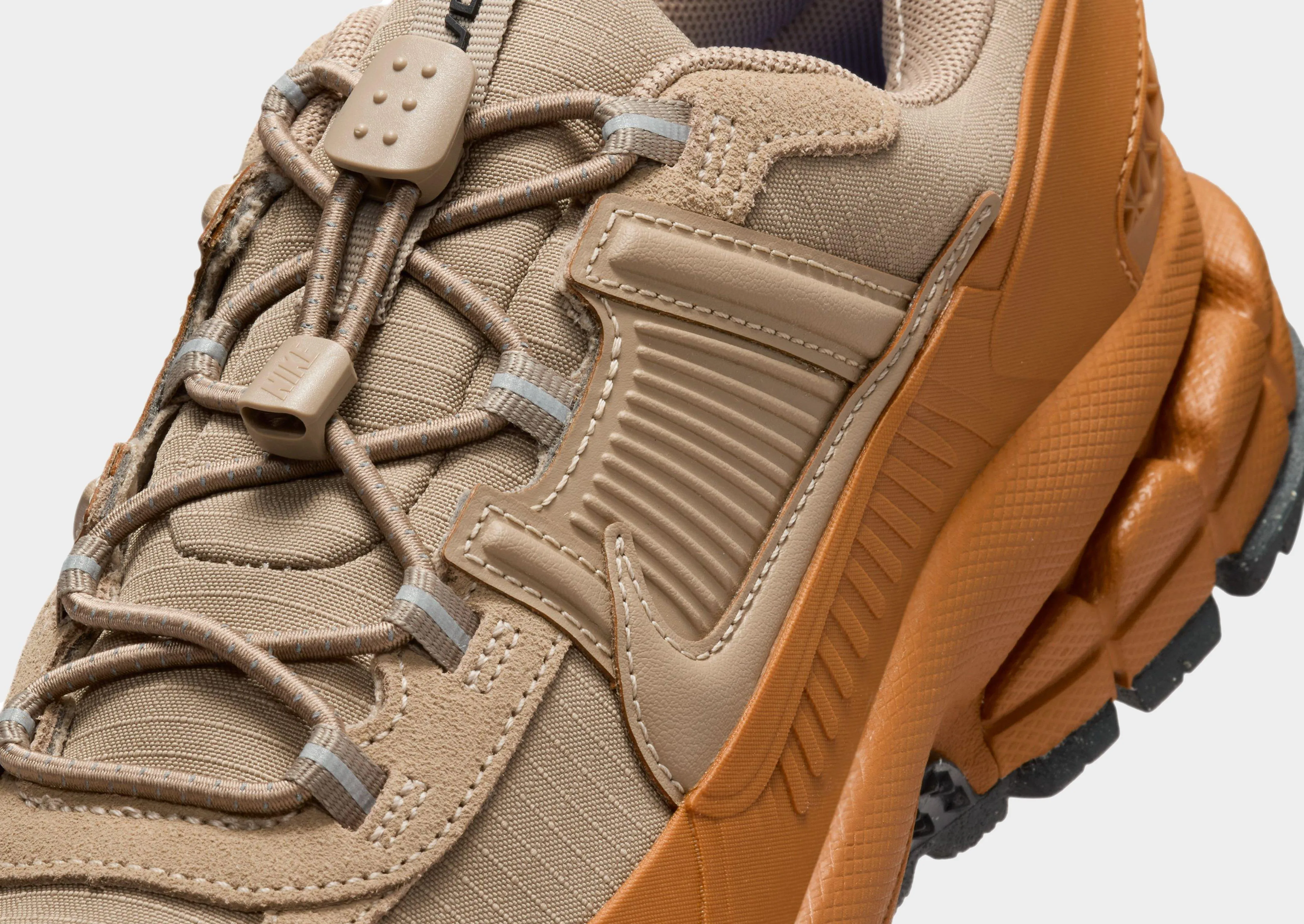Half   Size Available Zoom Vomero Roam Women's